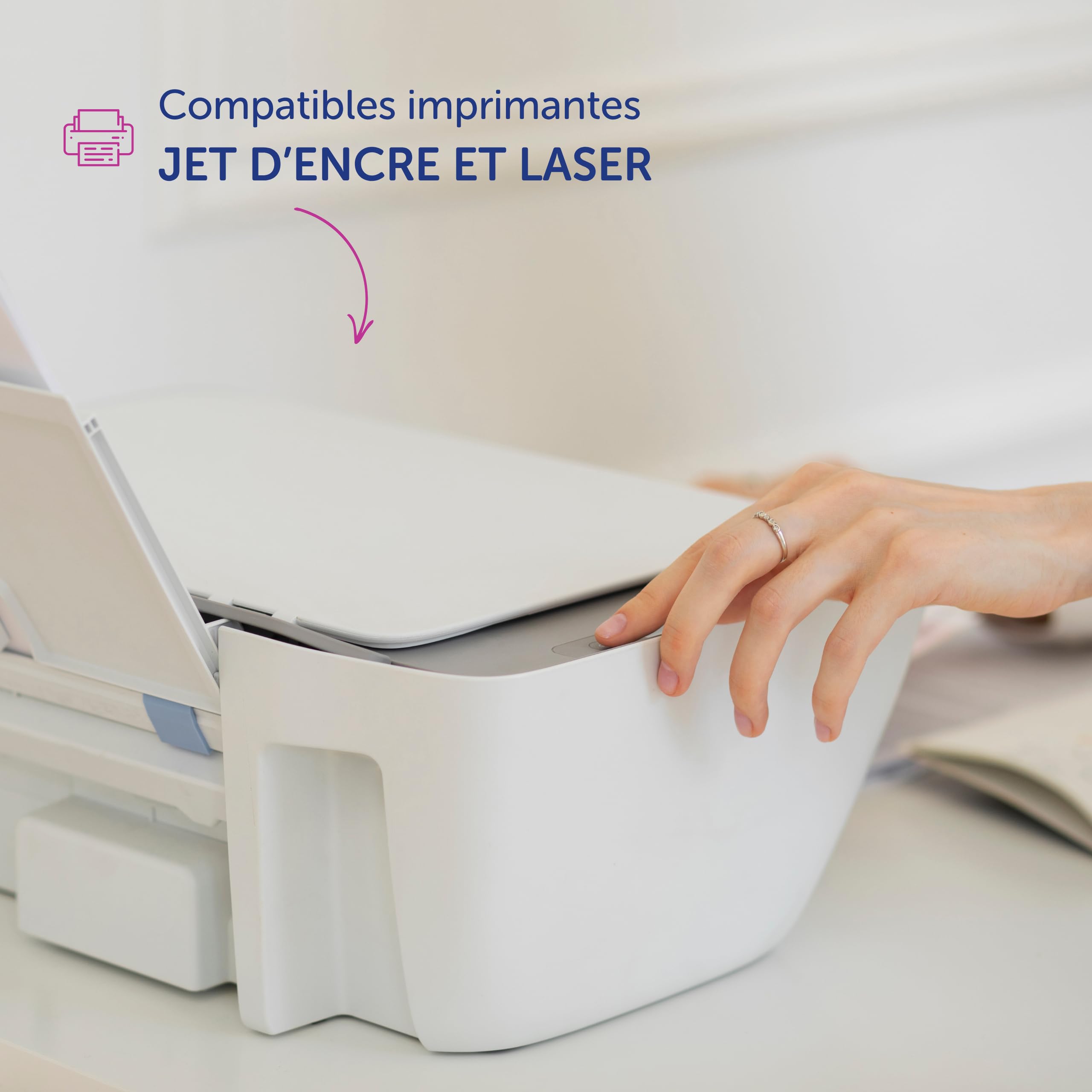 AVERY – 50 Pochettes Porte-Badges Format A6 en Plastique Transparent avec 52 Inserts Microperforés Imprimables – 105 x 148 mm – Compatibles avec Impression Laser et Jet d’Encre
