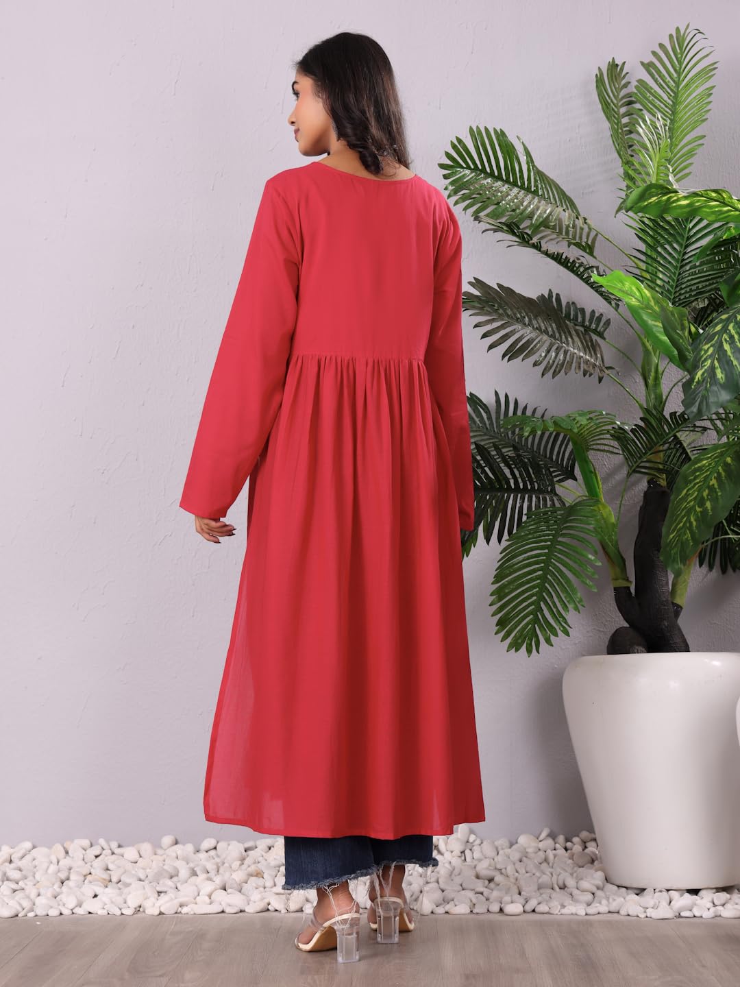 Varanga Women Thread Embroidered High Slit Kurta  Modern And Stylish Design With Intricate Detailing, Perfect For Effortless Everyday Comfort And Versatile Styling Options