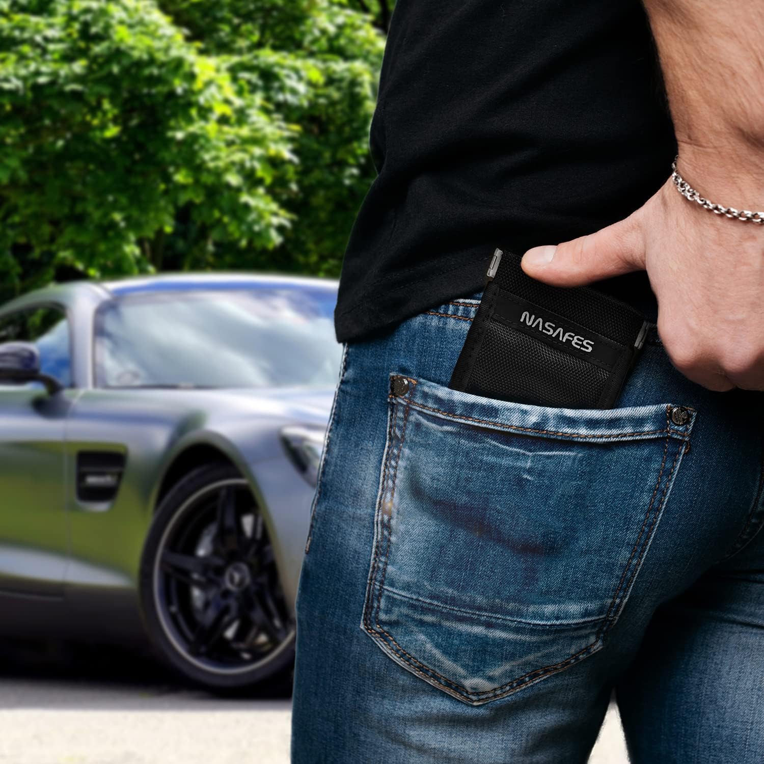 Key Fob Signal Blocker Pouch with Noiseless Magnetic Spring Closure Enables One-Handed Operation - Faraday Key Fob Protector Blocks Radio Frequencies for Cars from Europe, America & Asia