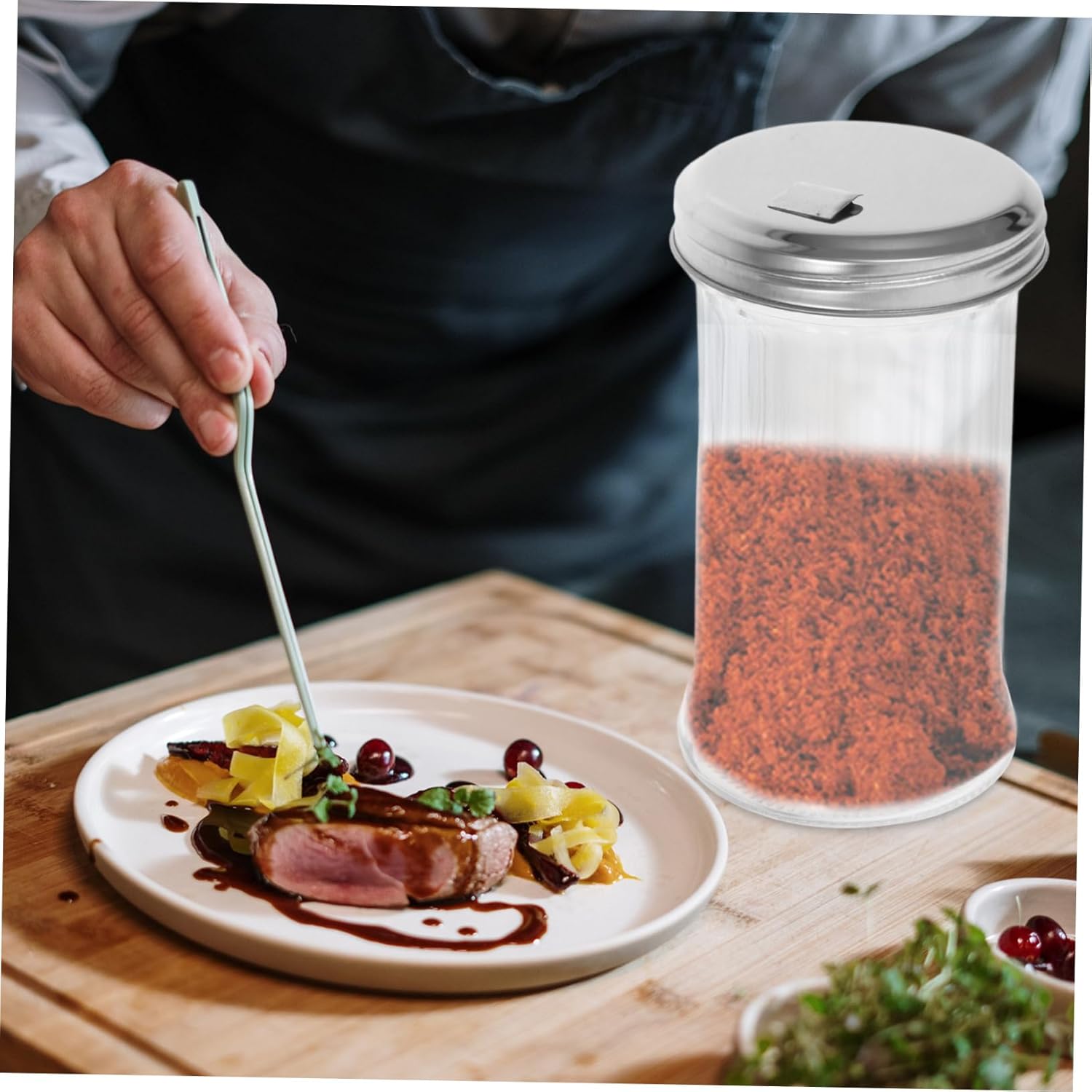 PRETYZOOM 4pcs Glass Seasoning Shaker Stainless Steel Lid Versatile Condiment Containers for Kitchen and Dining Room Easy to Use and Clean Space-saving Design