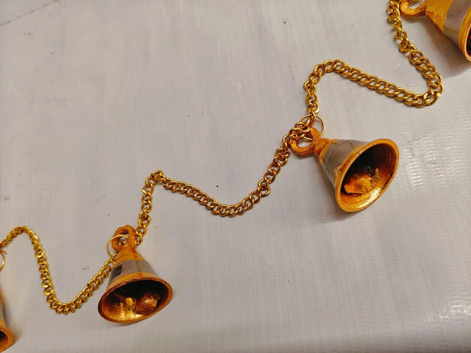 Brass Door Hanging Bell with Brass Chain for Bandarwal, Temple Decoration, Mandir, Home Decoration(3.5 Feet Long Chain) (Door Hanging Bell)