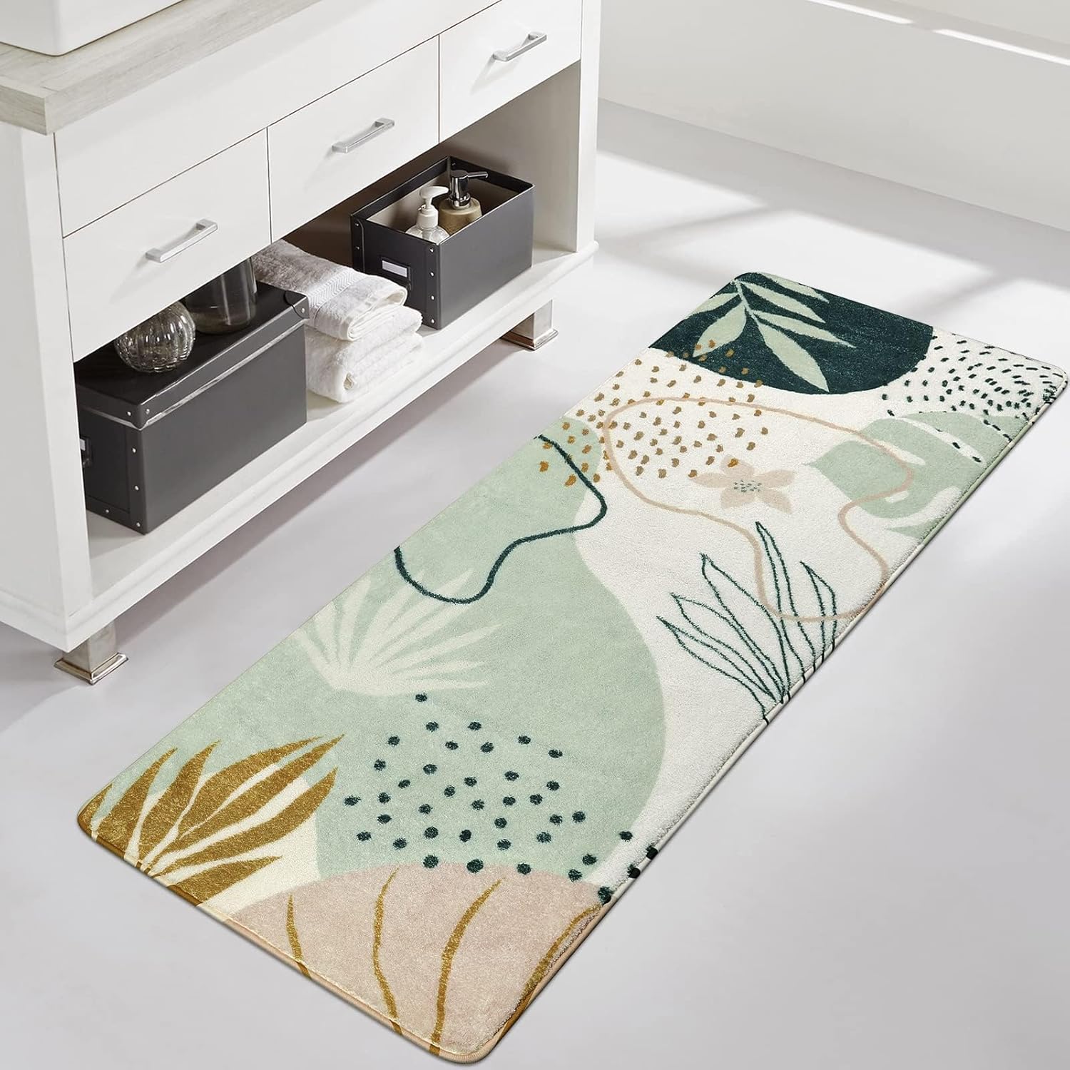 Uphome Bathroom Runner Rug Green Botanical Long Bath Mat Non-Slip Modern Boho Bath Rug Soft Velvet Machine Washable Floor Mats Aesthetic Design for Bathroom Tub Shower,20''x59''