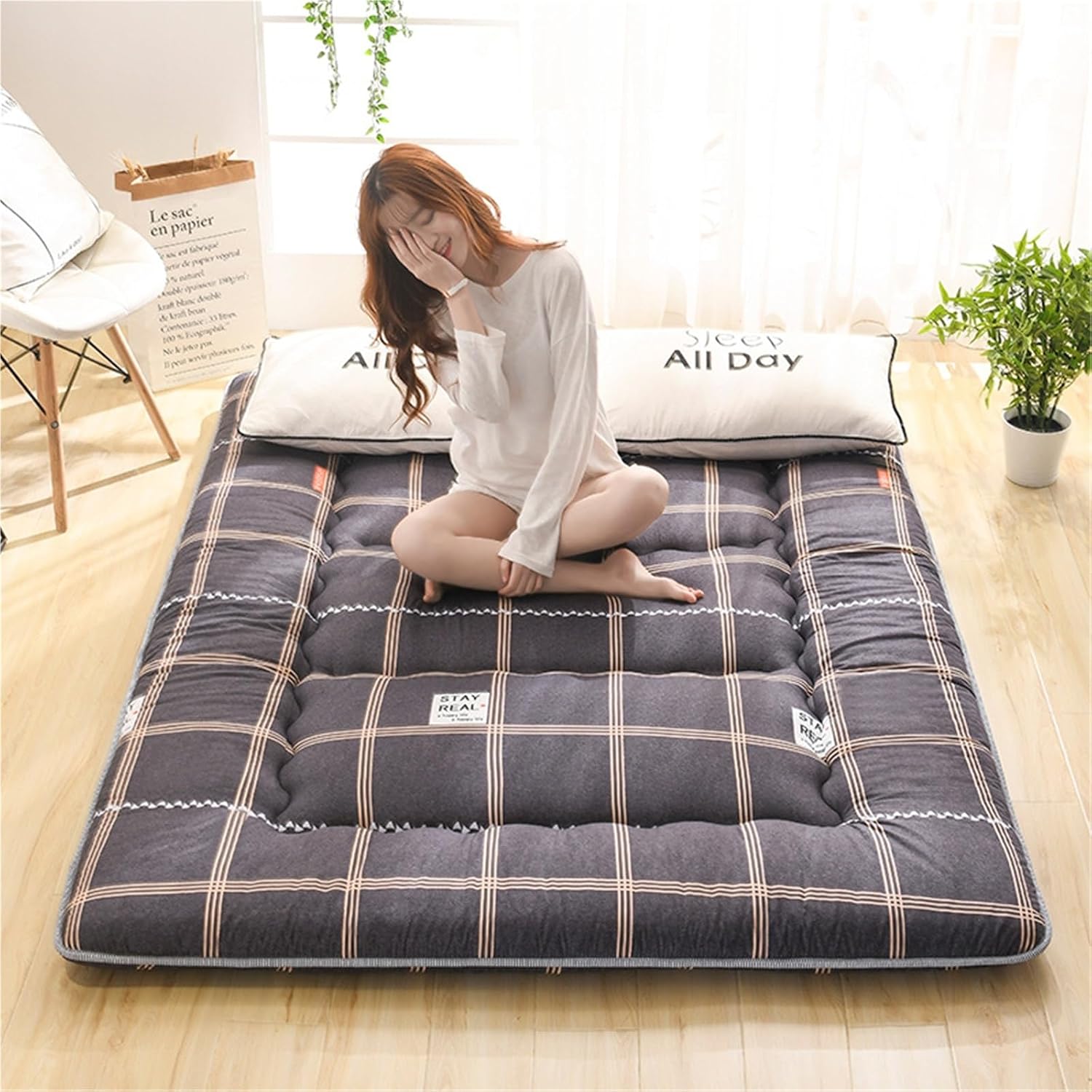 10cm Thick Foldable Japanese Tatami Mattress 3-Layer Cotton Filling Soft Breathable Floor Sleeping Mat Portable Roll Up Futon Mattress Space-Saving Bed Pad For Dorm Camping Guest Room Full Size Double