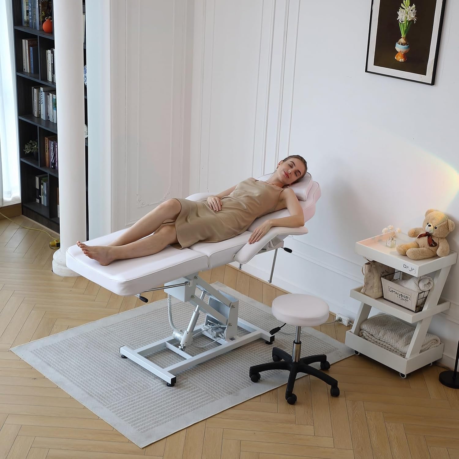 LSLIFE Elektrische Massageliege Kosmetikliege mit Hocker Verstellbare 3-teilige Massageliege Salon elektrisch Massage Abnehmbare Armlehnen Kopfstütz für Salon, Tattoo Gesichtsbehandlung SPA (Weiß)