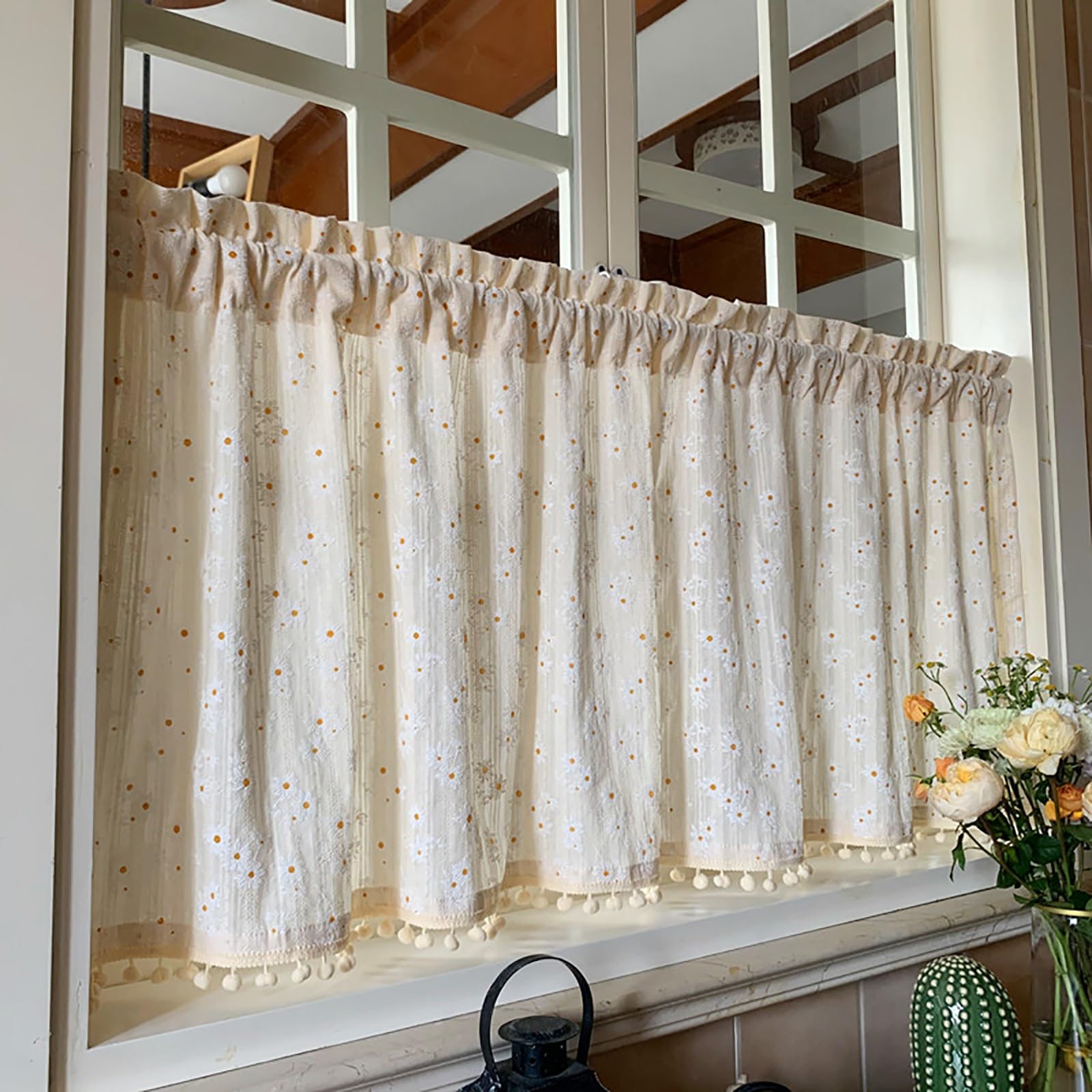 Paneles de media ventana opacos para cocina: cortinas bohemias con dobladillo