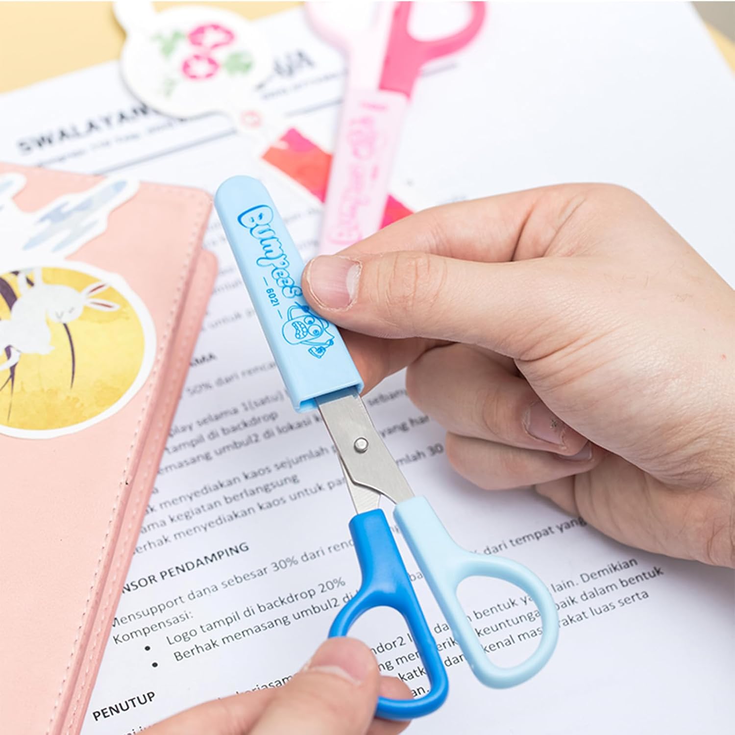 4.7" Small Craft Scissors, Sharp Stainless Steel Blades Safety Comfort Grip for Cutting Paper, Random Color