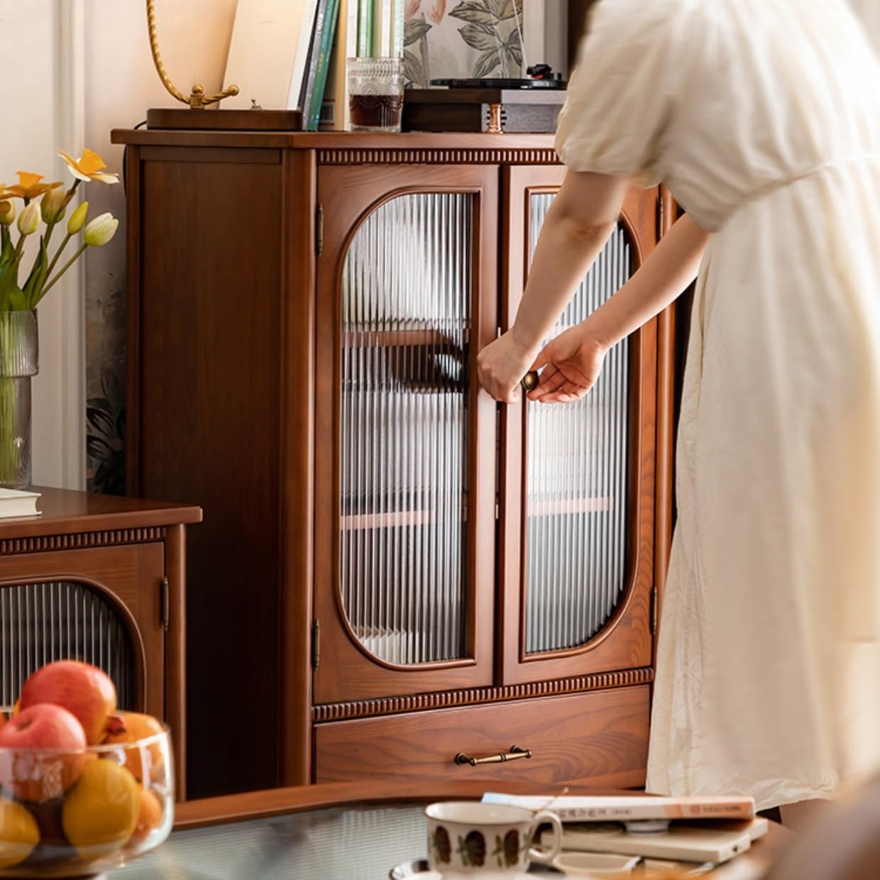 Nowoczesna szafka bufetowa z litego drewna 70 x 40 x 105 cm – retro kredens telewizyjny do przedpokoju, regał do przechowywania, ekspozycja, przechowywanie mebli kuchennych, stylowa dekoracja domu