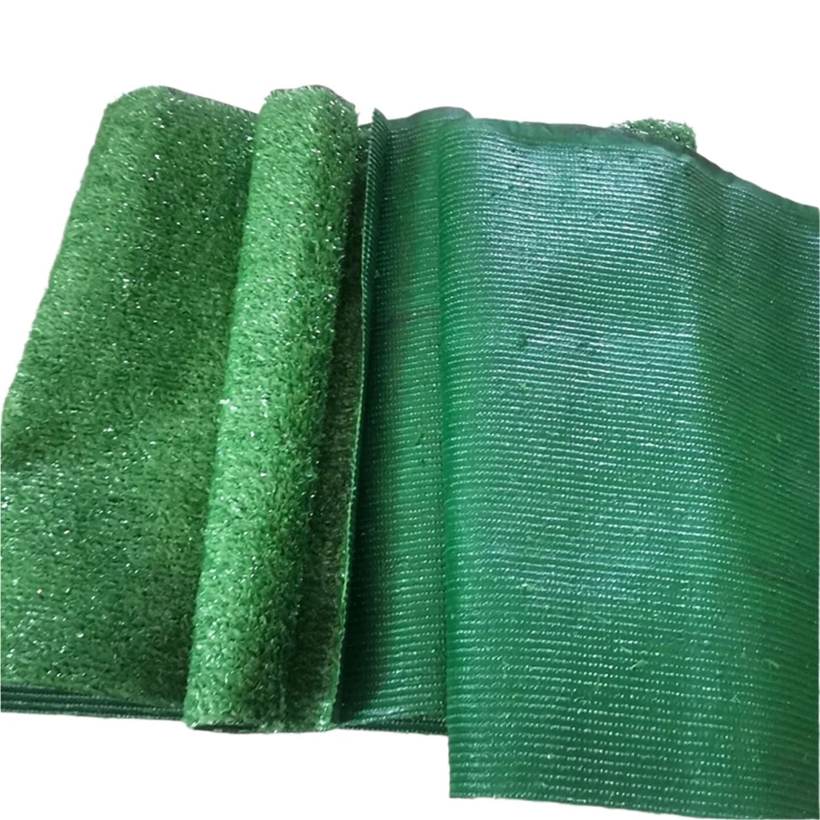 Gazon synthétique 50x200cm pour aménager un sol de balcon ou de terrasse