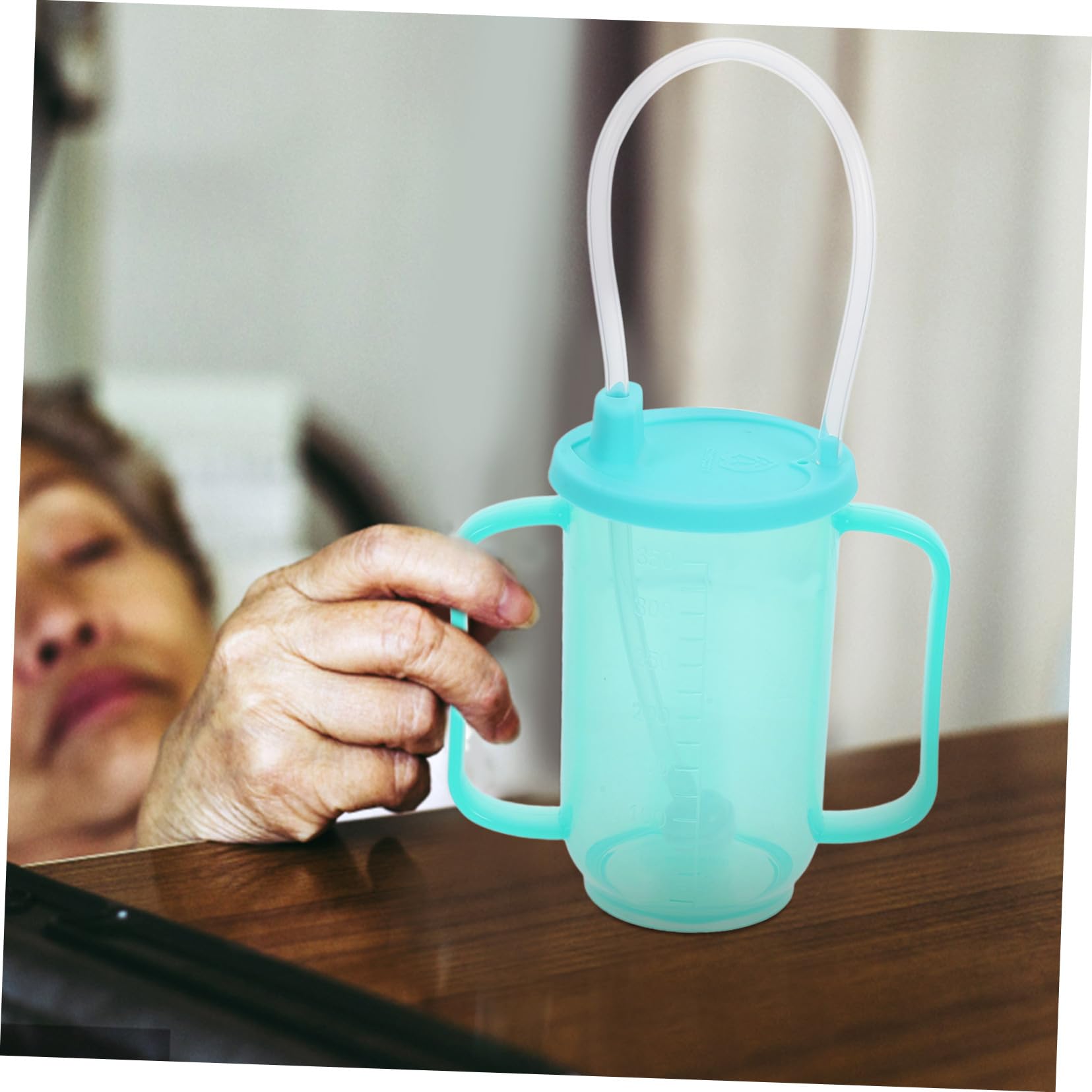 Mikikit Kubek Niekapek Odporny Na Zalanie Kubek Niekapek 350 Ml Seniorów Z Miarką Niekapek Osób Starszych Adaptacyjny Kubek Do Picia Z Uchwytami Obłożnie Chorych Pacjentów