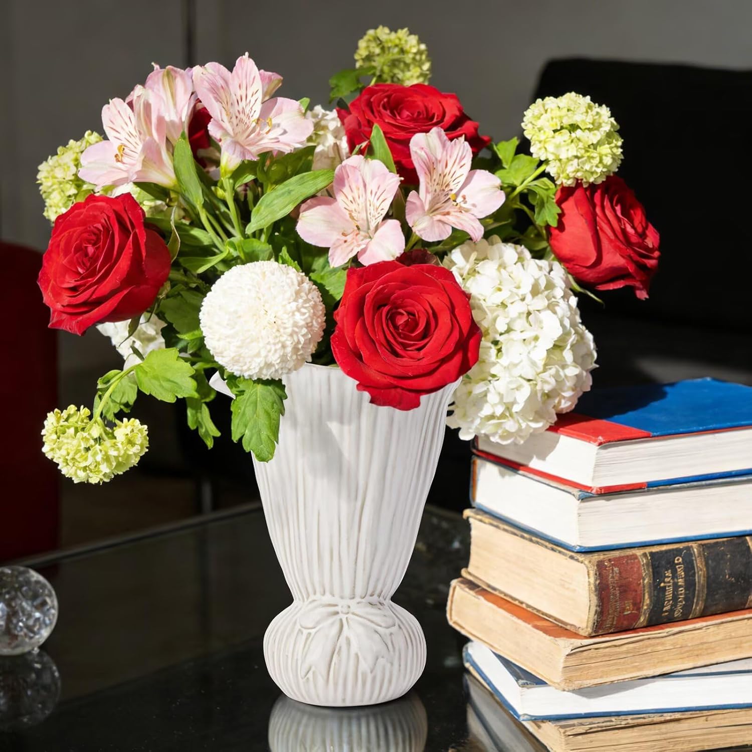 White Ceramic Bow Flower Vase Unique Cute Home Decor Vase for Ideal Shelf/Table/Living Room