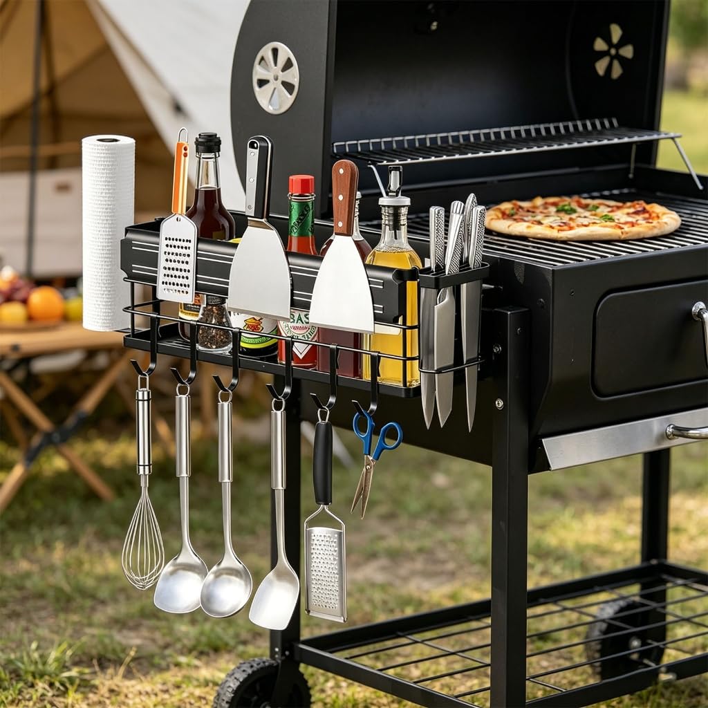 Pratico ripiano laterale per barbecue con 6 cerchi e attraente gruppo per utensili da cucina