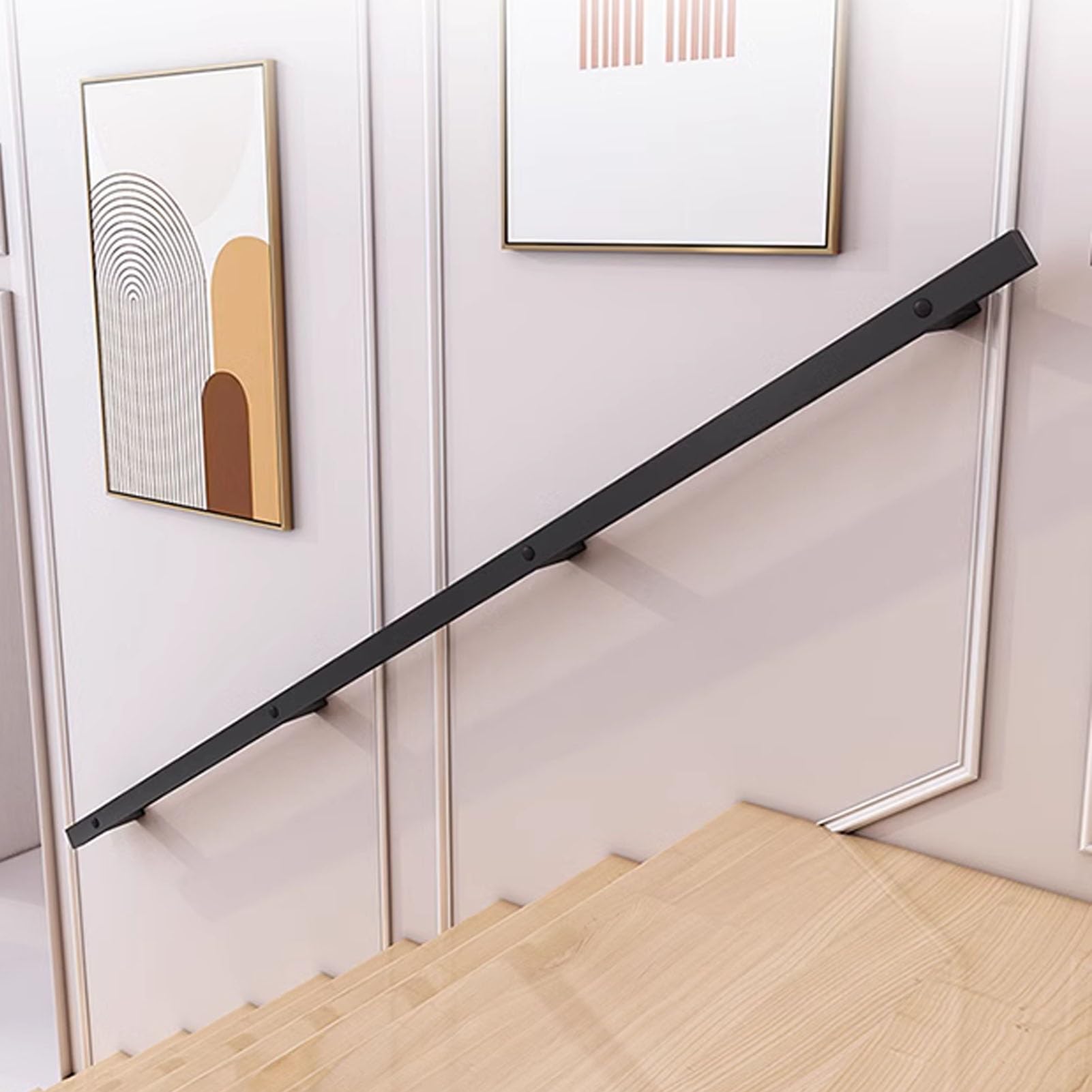Barre d'appui en métal noir au design architectural pour rampes d'escalier intérieures