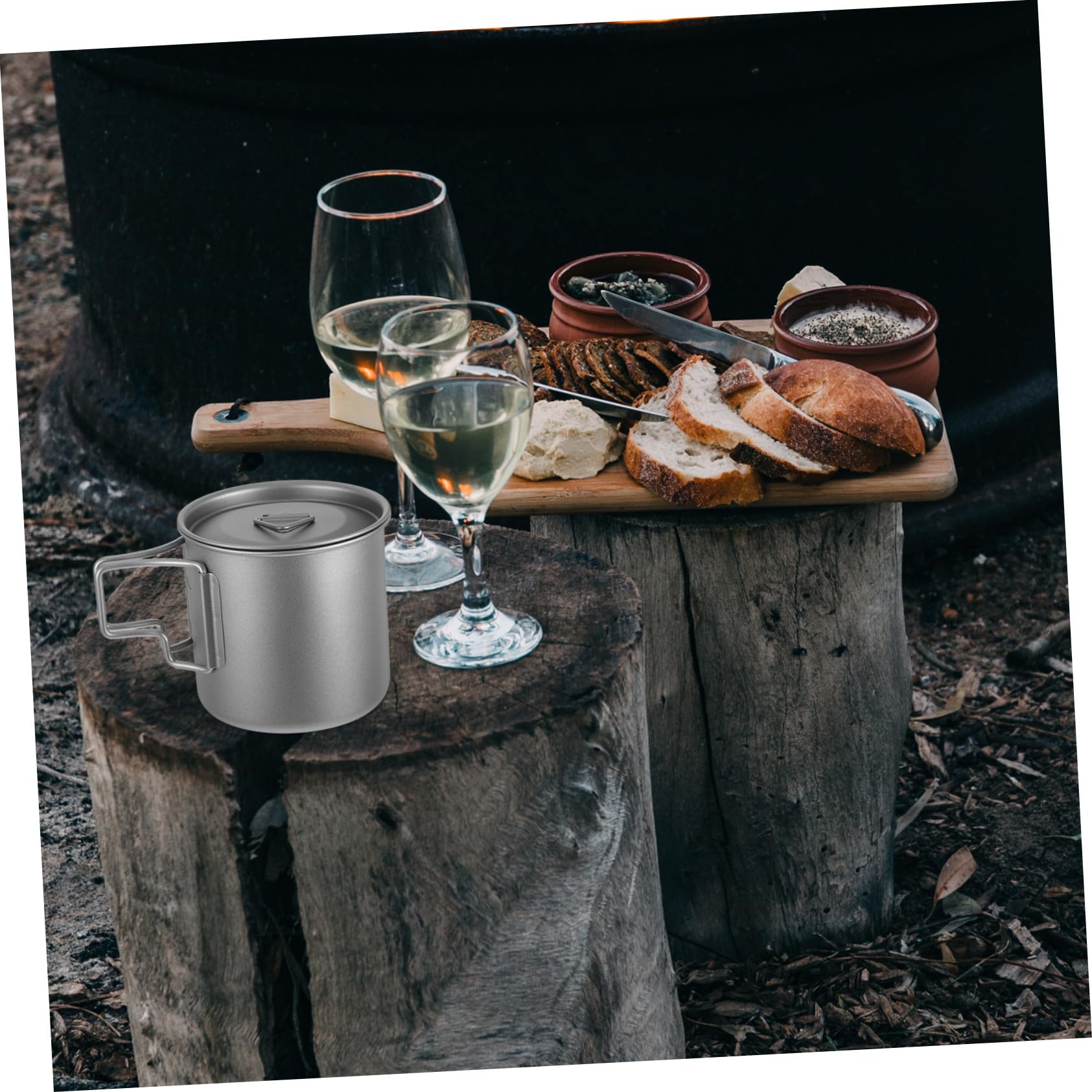 BESTYASH Titanbecher mit Deckel für Camping und Wandern Isolierter Kaffeebecher aus Titan für Trekking und Picknicks Leichter Kochbecher mit Klappbarem Griff für Outdoor-aktivitäten