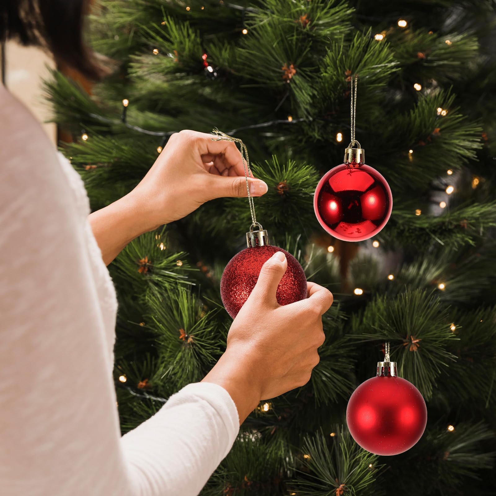 72 Stück Rote Weihnachtskugel Dekoration aus Kunststoff mit Seil