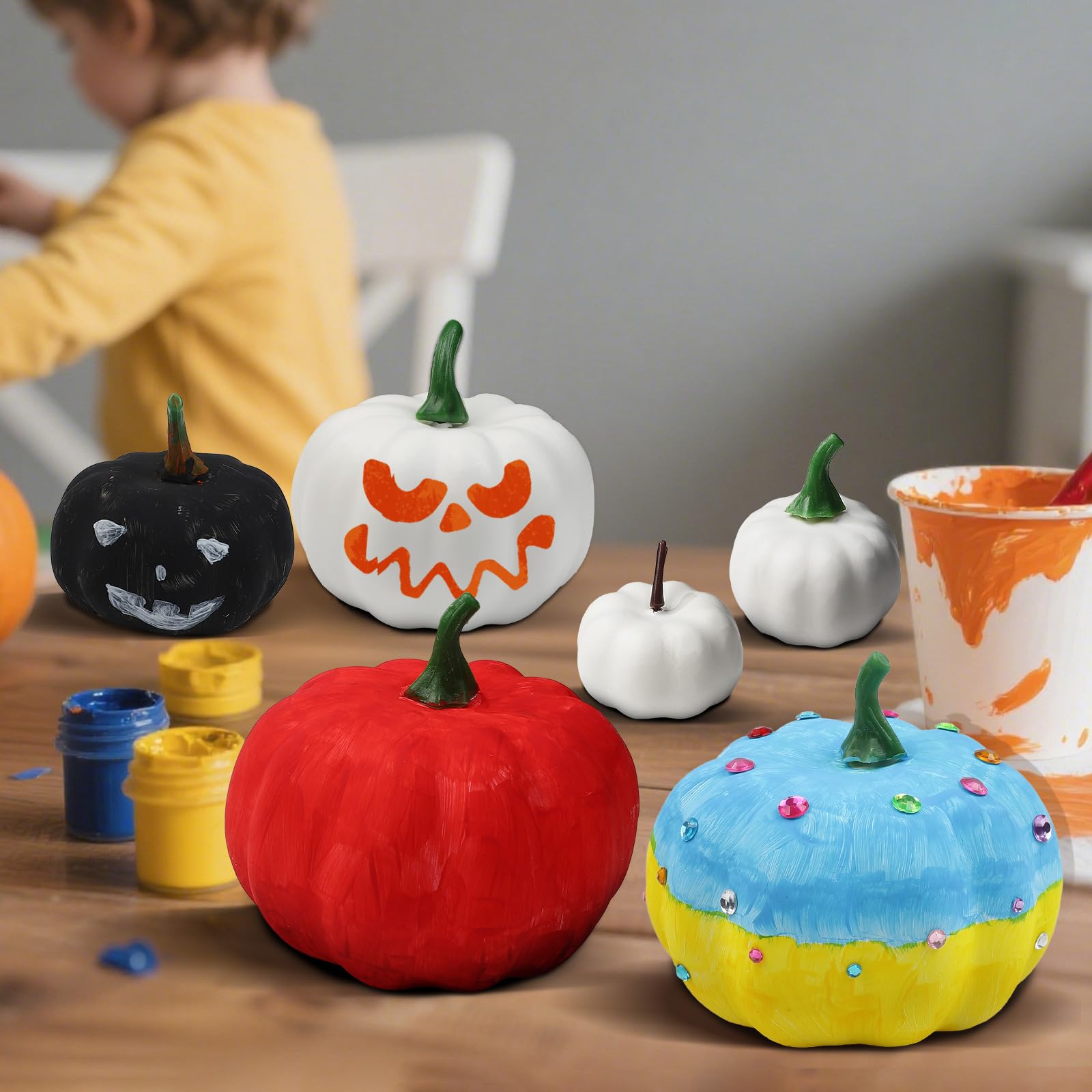 Fangoo 20 Piezas 4 Tamaños Calabazas Blancas Artificiales con Pigmento Pinceles Paleta de Clores Pegatinas Decorativas para Decoraciones de Halloween Accesorios Fotográficos