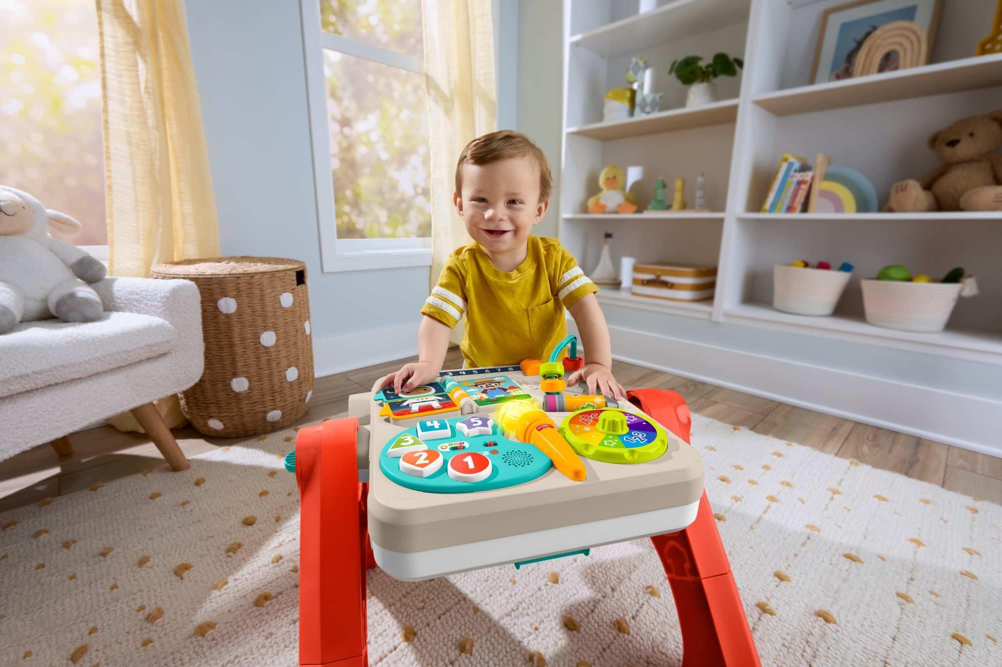 Fisher-Price - Tavolino attività 4 in 1, Pannello interattivo e cavalletto d'Arte, con luci, Suoni e canzoncine, Versione Italiano +FR+in+DE, Giocattolo per Bambini, 6+ Mesi, JGW87