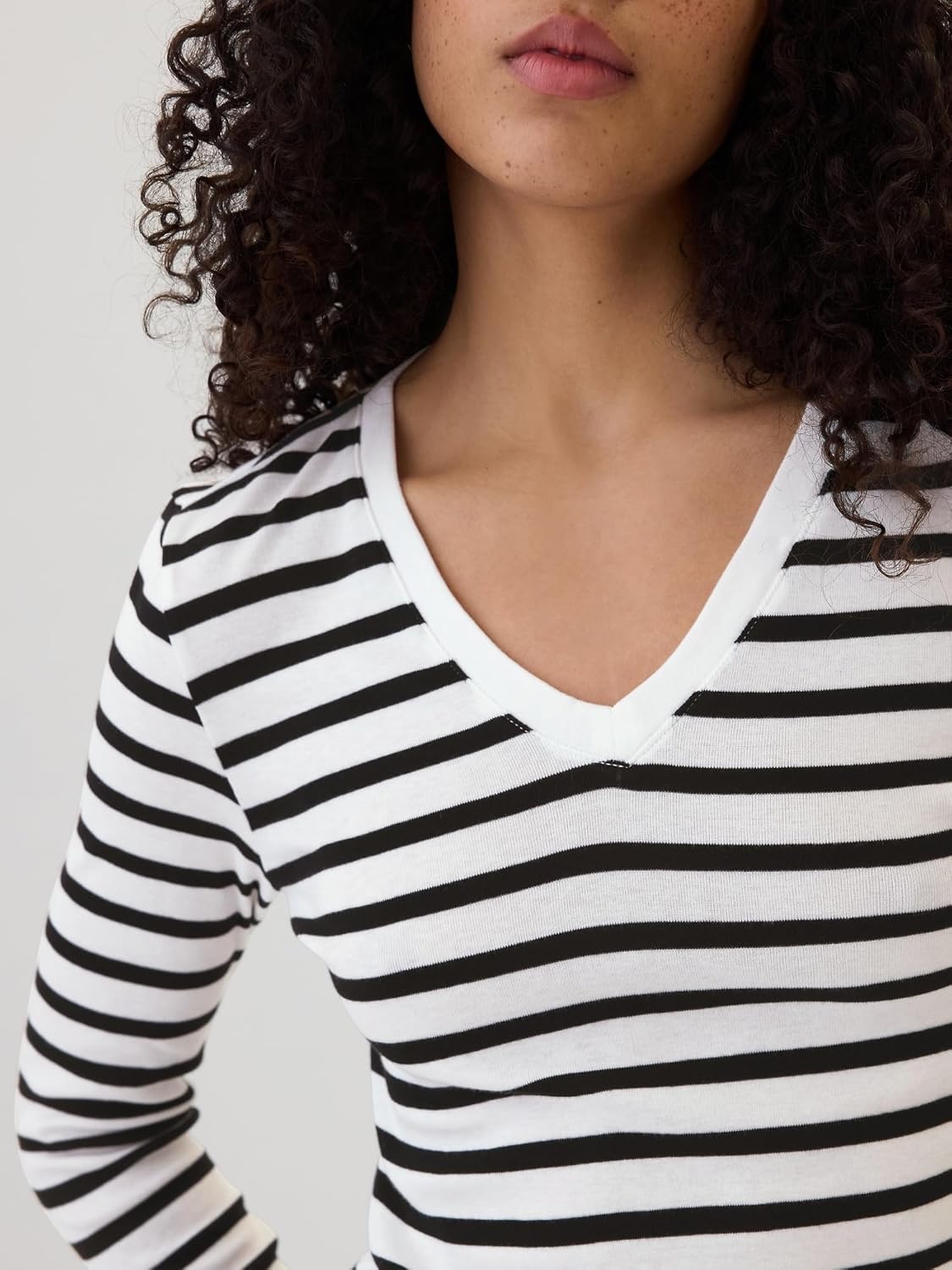 Gap Womens Long Sleeve Favorite V-Neck T-Shirt - Image 4