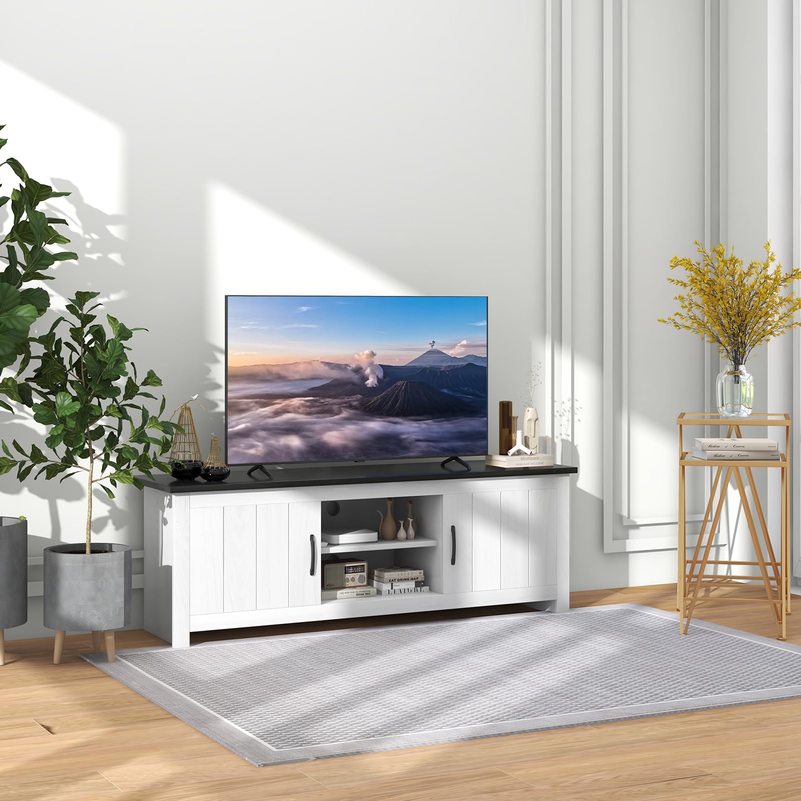 GYMAX Mueble TV de hasta 65 Pulgadas, Mesa Television de Madera con 2 Armarios y Estantes Abiertos, Mueble Bajo TV con Puertas para Salón y Dormitorio, 145 x 40 x 50 cm(Blanco+Marrón)