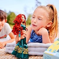 Vista 4 de Disney Store Muñeca Clásica de Princesa para Niña (Mérida), 11 Pulgadas, Incluye Cepillo con Detalles Moldeados, Juguete Totalmente Posable