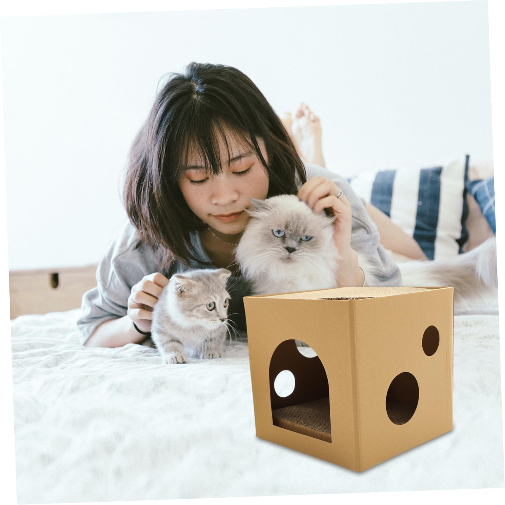 BUGUUYO Cat Cardboard Scratcher House Play House Durable Claw Grinding Lightweight Indoor Cat House for Outdoor and Indoor Use
