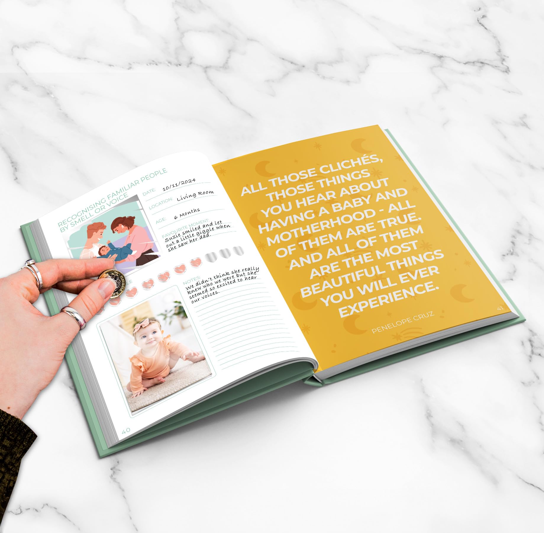 Gift Republic My First Years Baby Milestone Rubbelbuch - Erinnerungsbuch mit 100 Rubbelmeilensteinen - Babyparty Geschenk für frischgebackene Eltern - Erste Babys festhalten