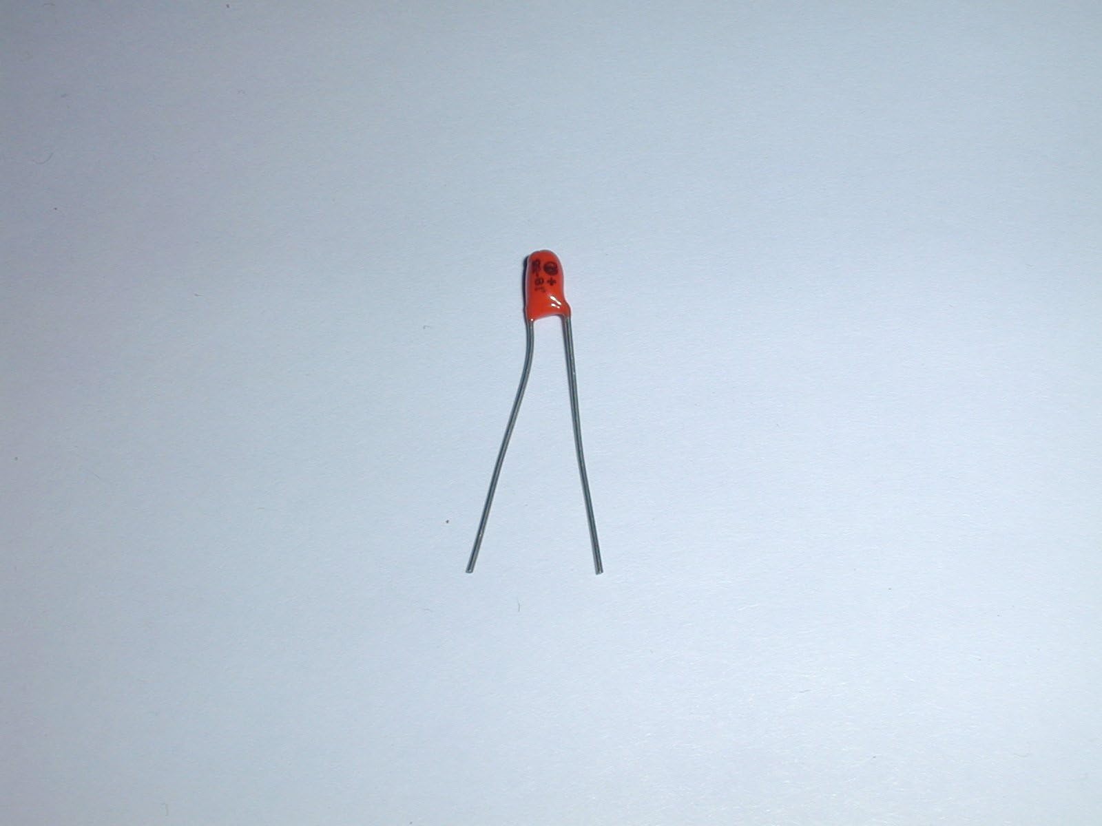 196D184X9035HA1 .18MF 35VDC SPRAGUE TANTALEX RESIN-COATED SOLID-TANTALUM CAPACITOR (25/PKG)