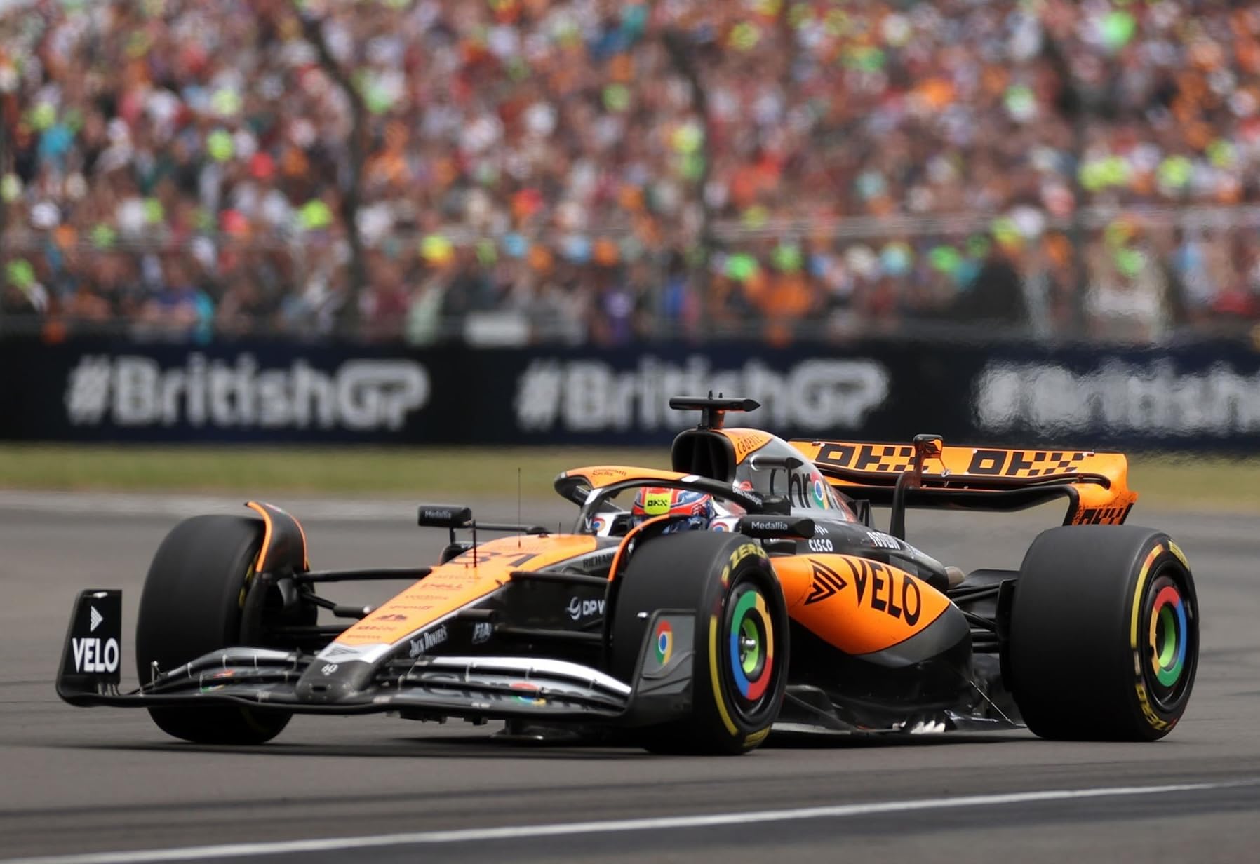 Amazon.com: Bburago 1/43 - McLaren MCL60 F1 British Grand Prix