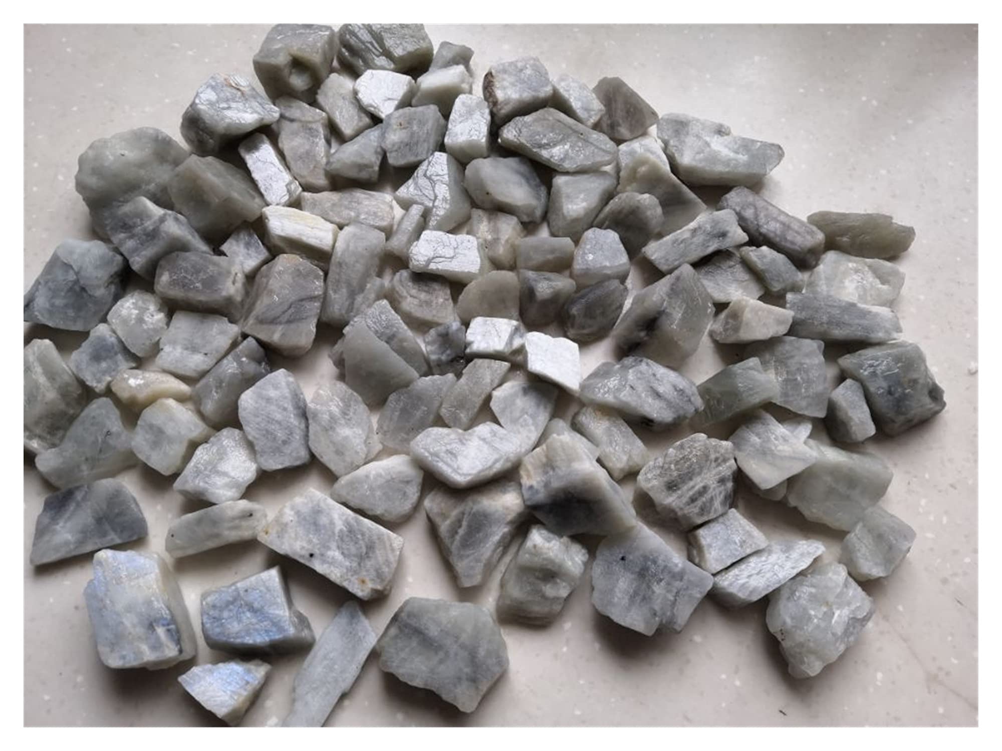 Pierre de Lune Bleue naturelle en cristaux bruts 50g pour ambiance zen