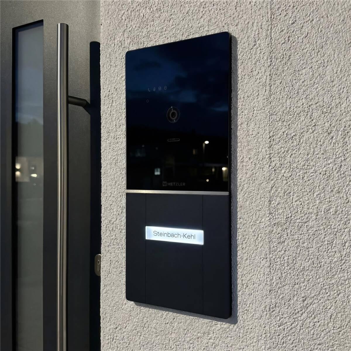 Metzler XDM10 - Videoportero completo con placa de nombre intercambiable para 1 casa familiar, videoportero con conexión bus de 2 cables, RAL 9005 negro profundo, aplicación para smartphone, juego