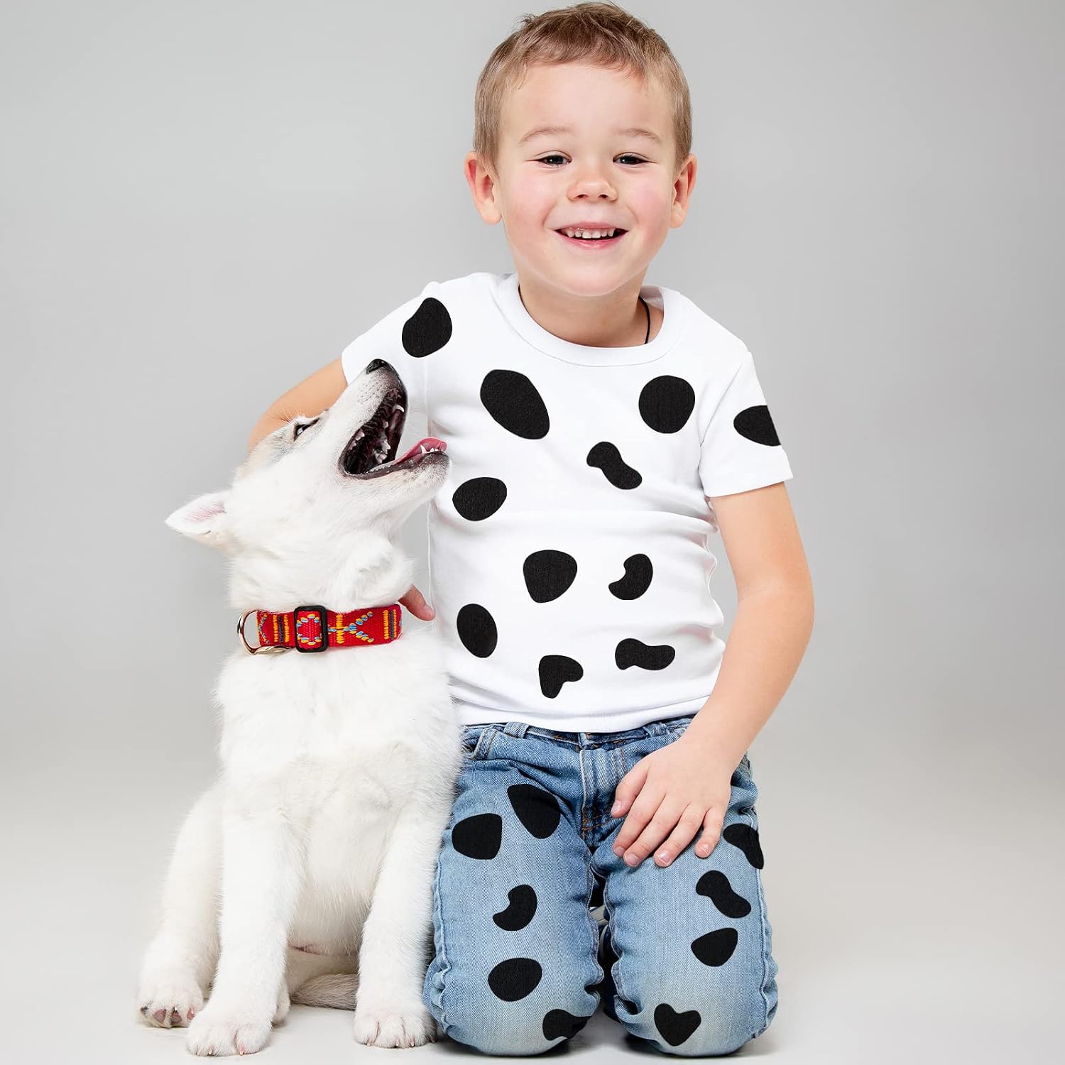 CLESDF Black Adhesive Felt Circles, 126Pcs Irregular Felt Pads Spotty Dog Style Felt Sticker for Halloween DIY Projects Costume Party Decorations Supplies