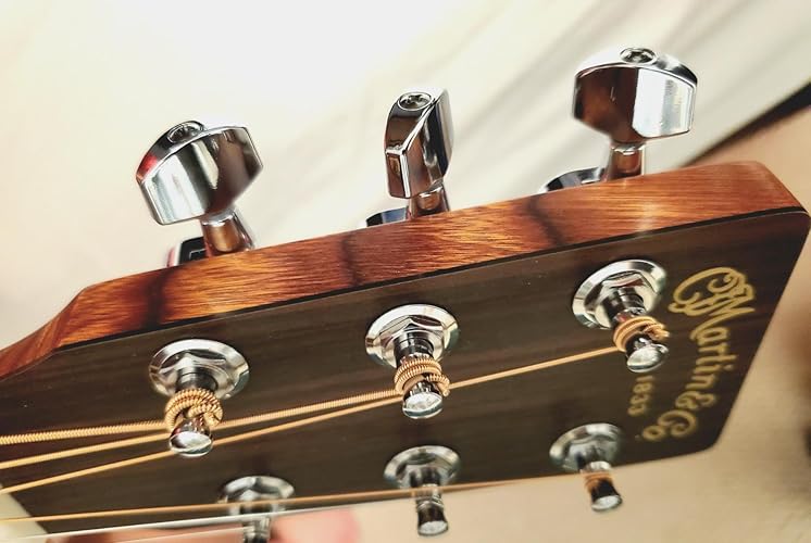 Martin LX1 小さくても豊かな音質と快適さ