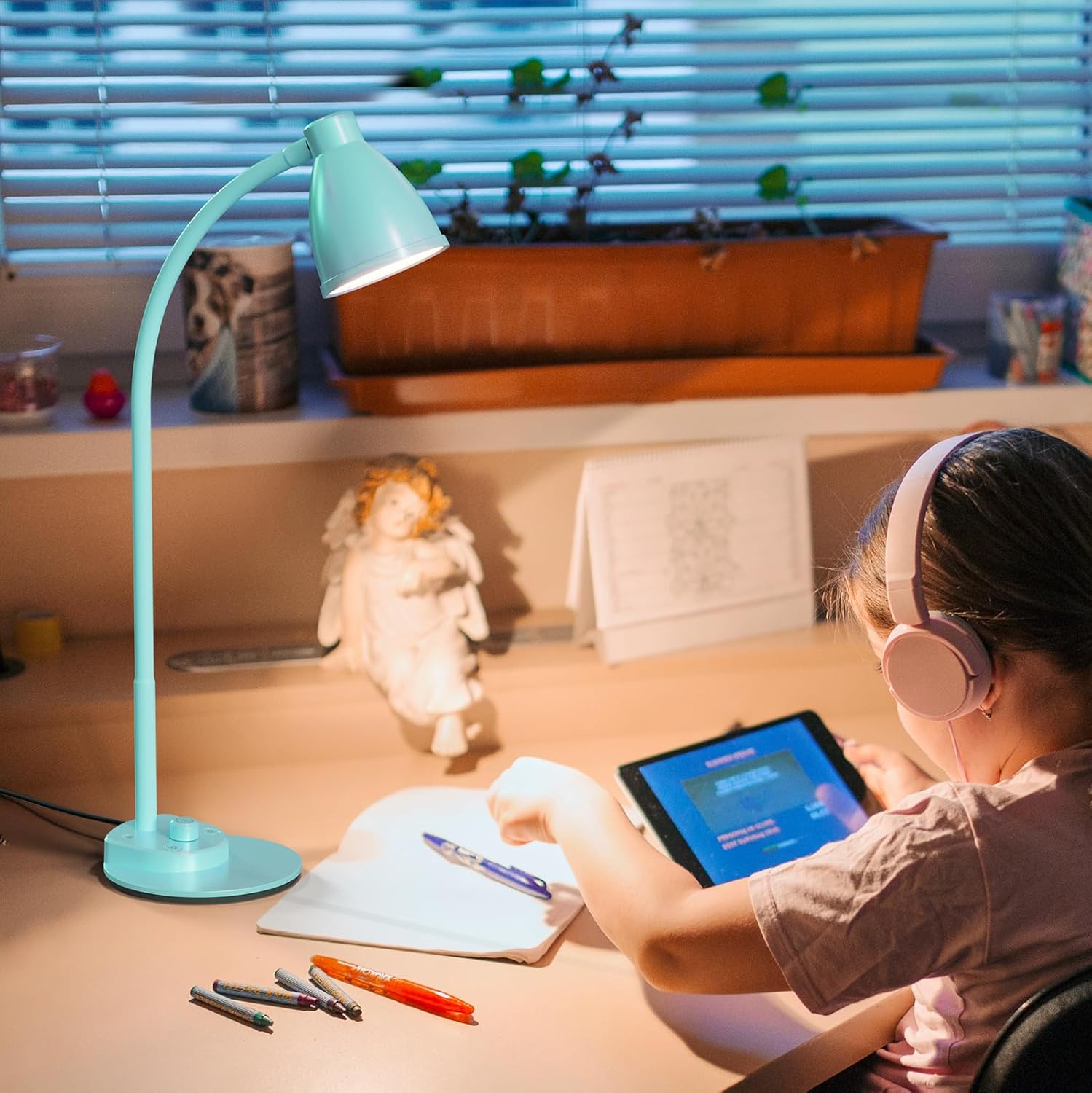 BOHON LED Desk Lamp with USB Charging Port, 3 Color Modes Fully Dimmable Reading Lamp, Auto Dimming Task Lamp, Flexible Neck Table Light for Office Dorm Bedside, Adapter Include, Teal