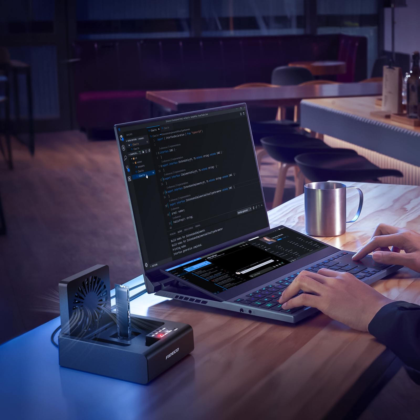 FIDECO Docking station per dischi rigidi HDD, USB C 10 Gbps M.2 NVMe SSD/5 Gbps SATA HDD con clonazione bidirezionale offline, lettore di dischi rigidi SSD con ventola ribaltabile