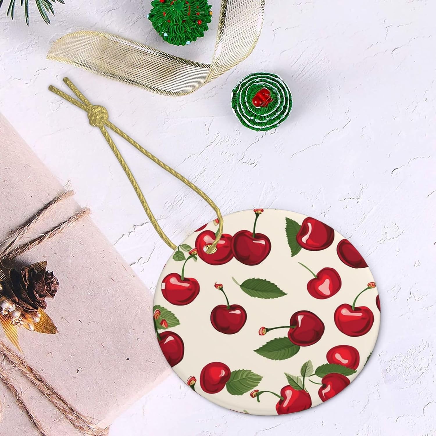 Red cherry pattern Christmas Ornament Round Ceramic Hanging Ornaments for Christmas Tree Holidays Ornaments with Gold Rope Hanging Porcelain Pendants for Party Xmas Decoration