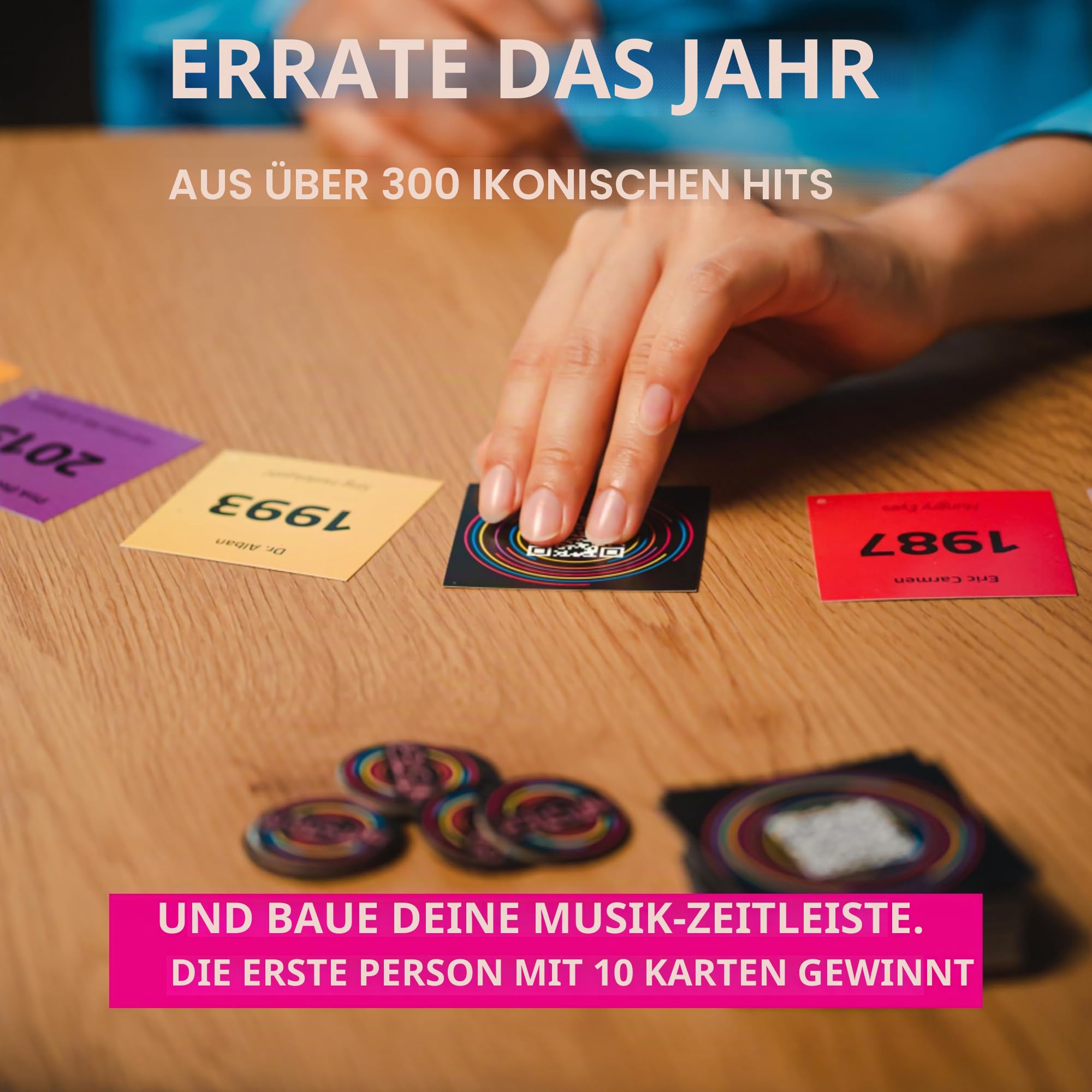 Jumbo Hitster – Das Musik-Party-Brettspiel, Kartenspiel, lustiges Musik-Quizspiel, 2–10 Spieler – 300 plus ikonische Hits – ideal für Spielabende für Erwachsene und Familien (US-Edition)