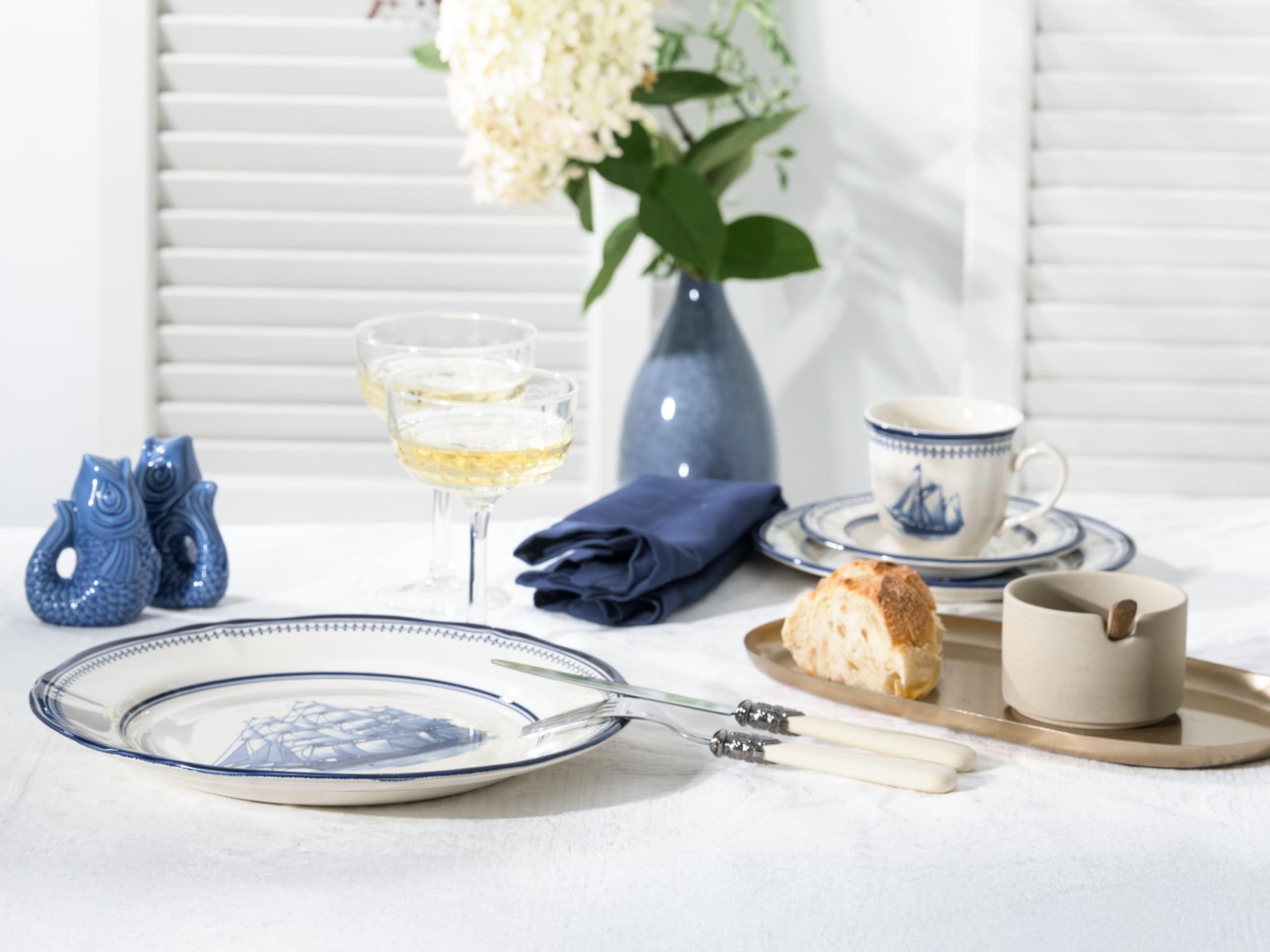 CreaTable, 24486, Serie Segelschiff Blau, 30-teiliges Geschirrset für 6 Personen, Kombiservice aus Steingut, spülmaschinen- und mikrowellengeeignet, Qualitätsproduktion