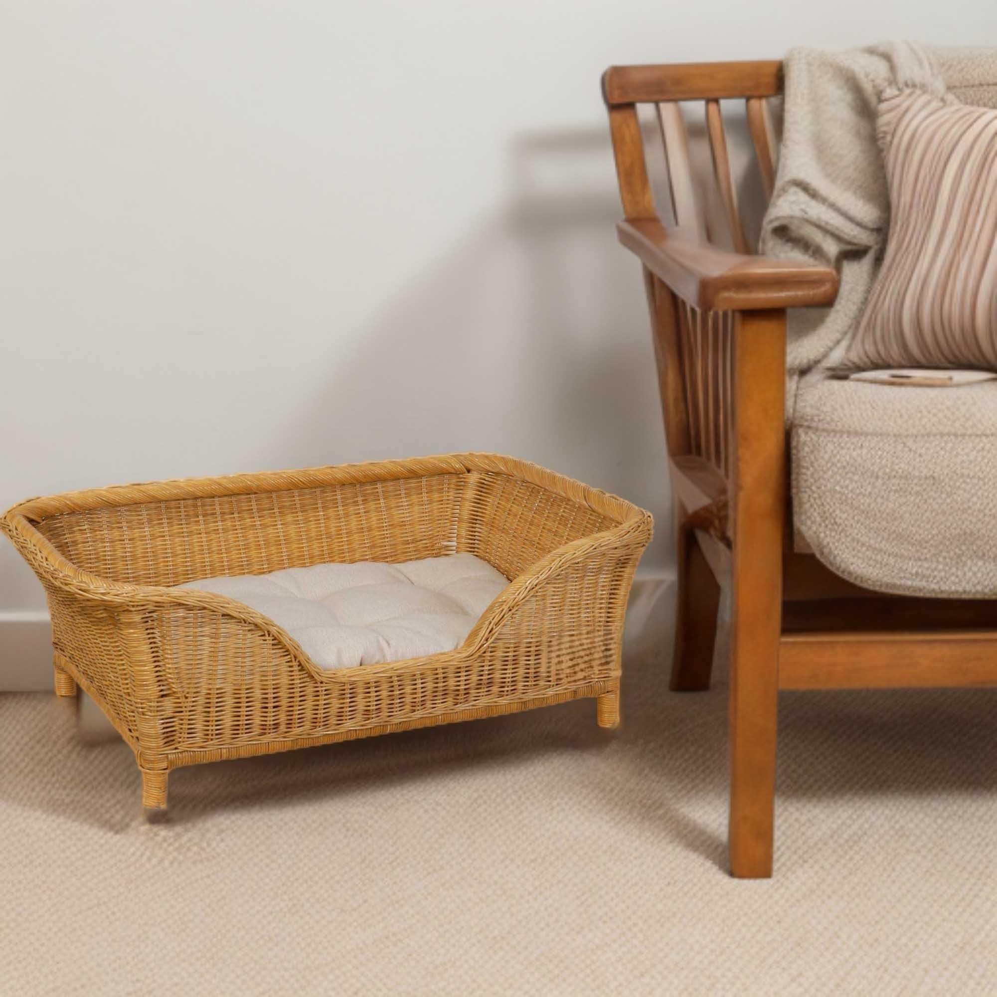 Großer Rattan Hundekorb geflochten Hundebett Rattan Korb Hund Hundecouch hoch mit Kissen (Honig)