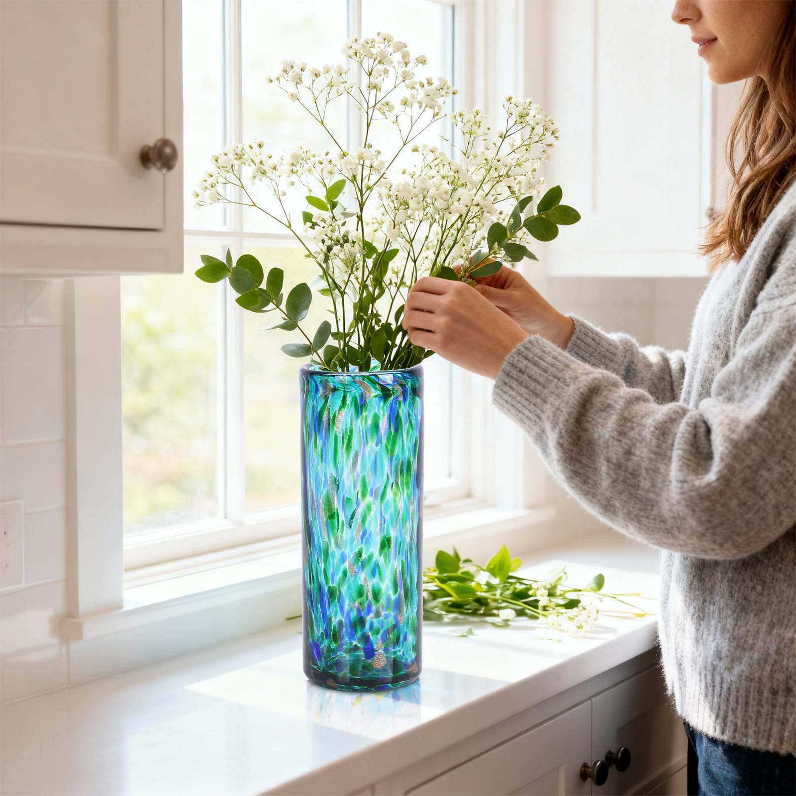 Jarrón verde azulado de 9.45 pulgadas de alto, jarrón de vidrio soplado a mano, moderno, centros de mesa para el hogar, jarrones de boca ancha para decoración de brotes y flores, ideal para sala de