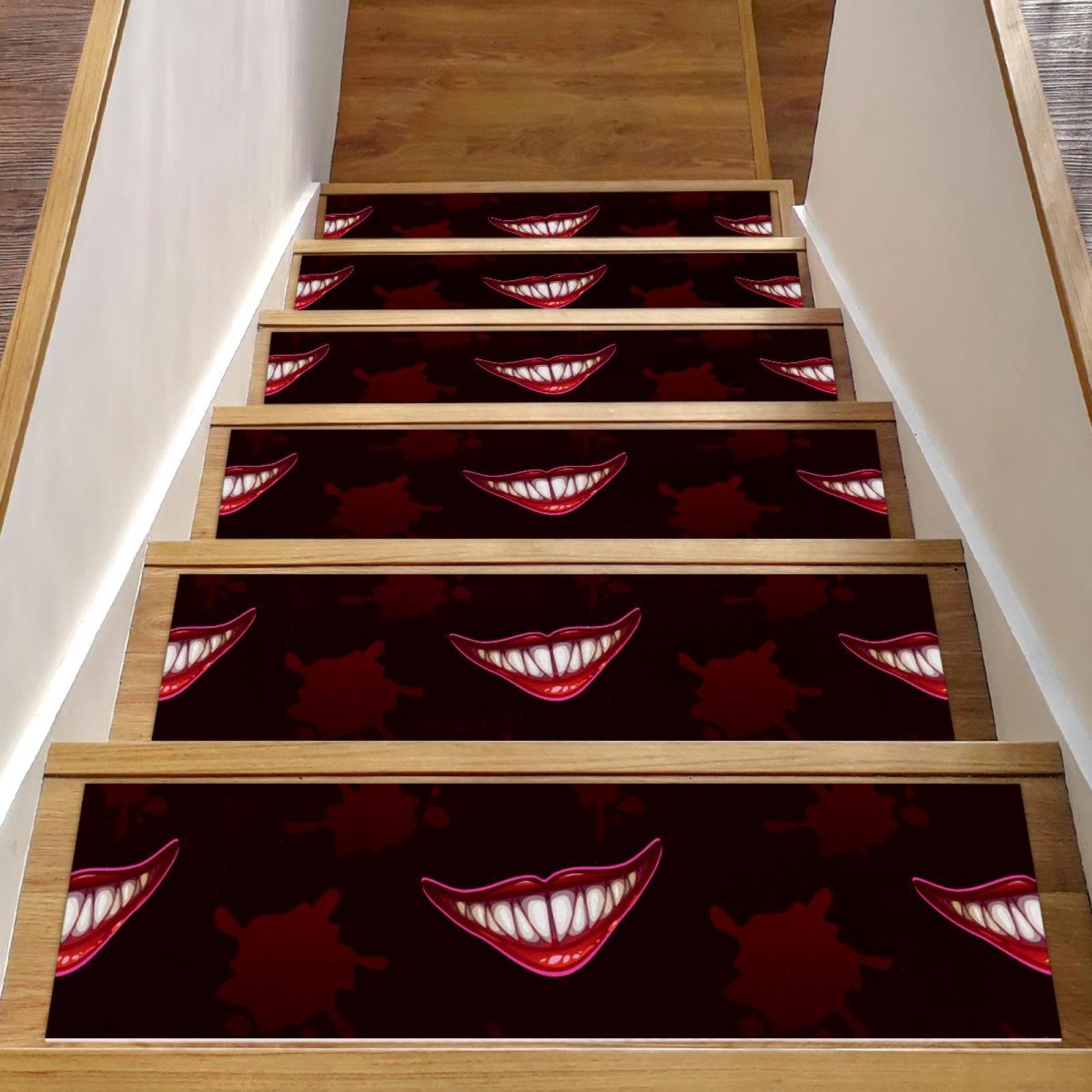 Alfombras para peldaños de escalera de madera con labios rojos de seguridad