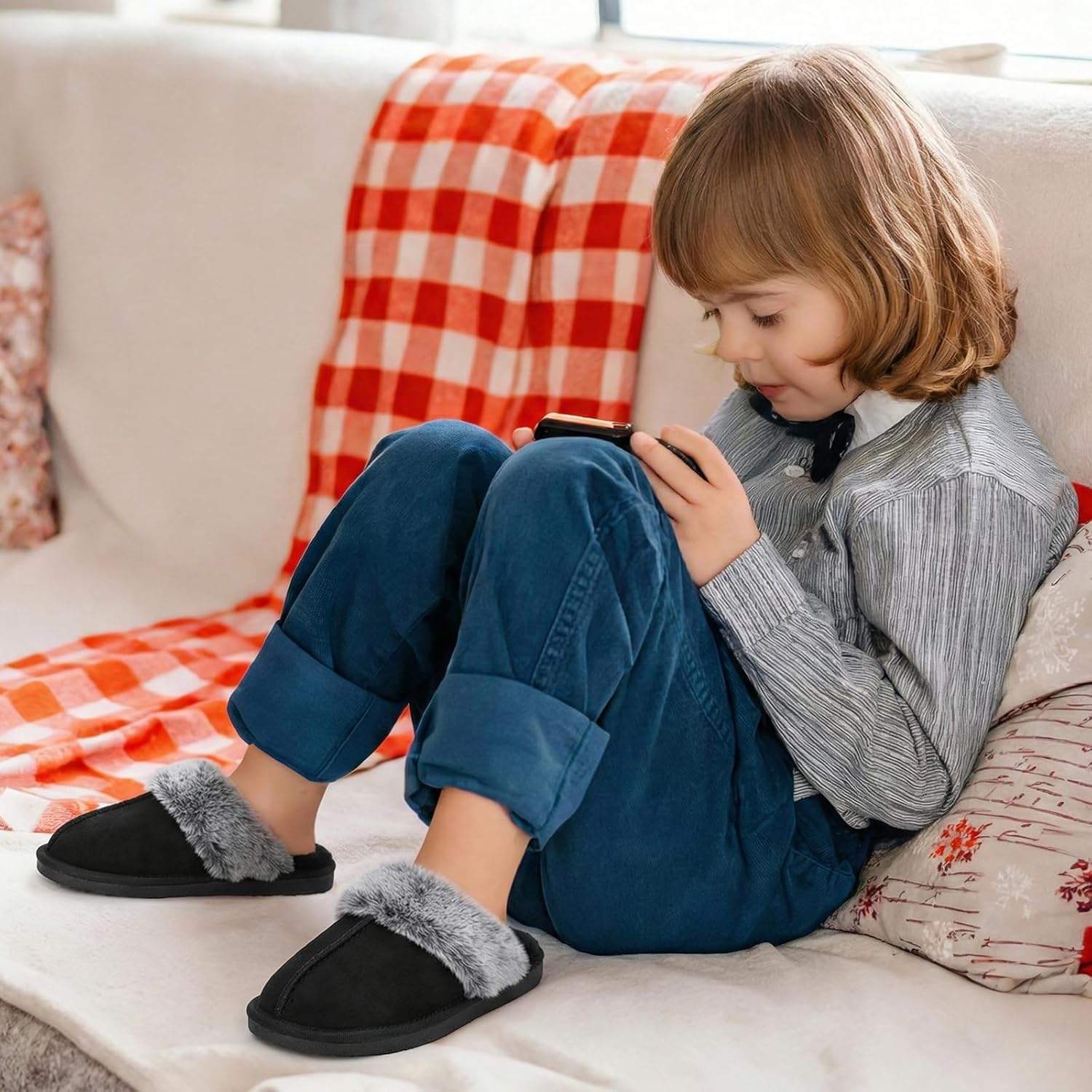 Besroad Kids Slippers Girls Boys Fuzzy House Slippers Warm Memory Foam House Shoes Soft Plush Bedroom Slippers Slides Indoor Outdoor - Image 2