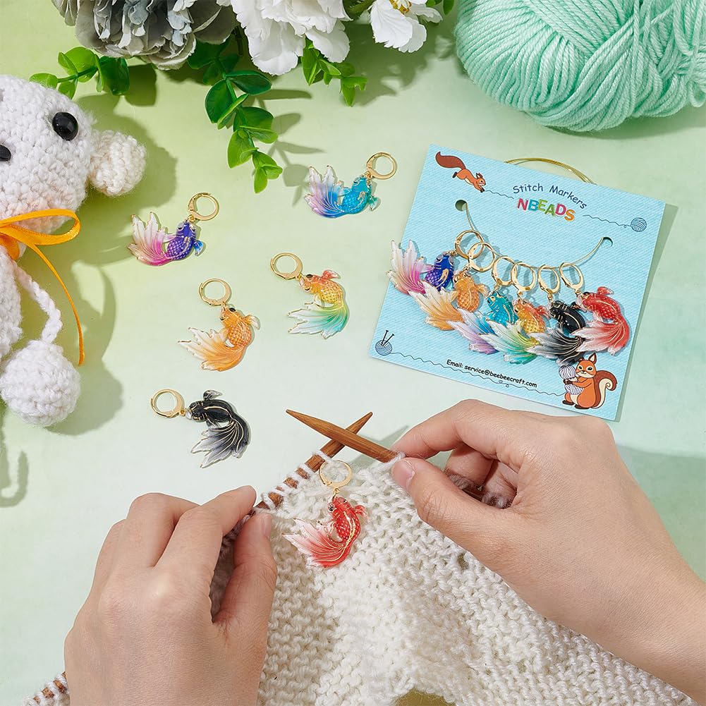 NBEADS 24 Pcs Goldfish Charms Stitch Markers - Image 3