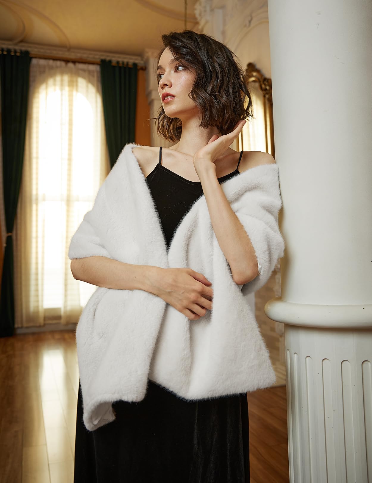 BEAUTELICATE Étole Châle en Fausse Fourrure Écharpes Cape De Femme Mariée Demoiselle d'honneur pour Mariage Hiver Soirée Cérémonie