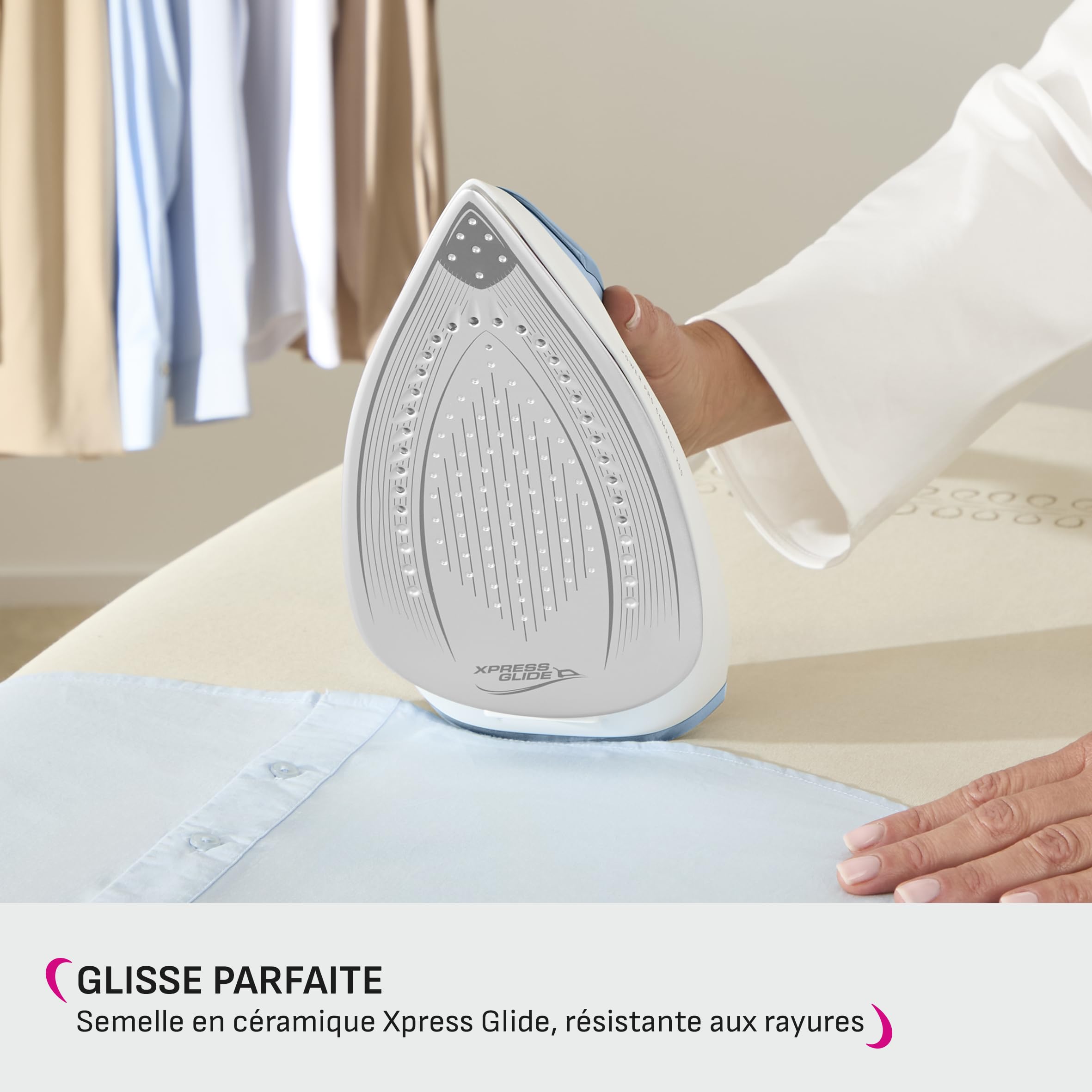 Calor Power Pro Compact 200, Centrale Vapeur Classique, Effet pressing 360 g/min, Léger et compact, Réservoir 1,7L, SV6210C0