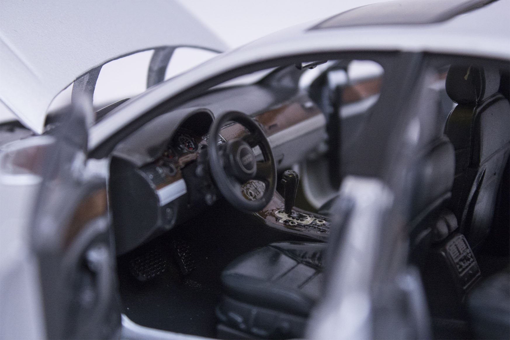 Amazon.co.jp: Motormax 1/18 Audi A8 (Blue) : ホビー
