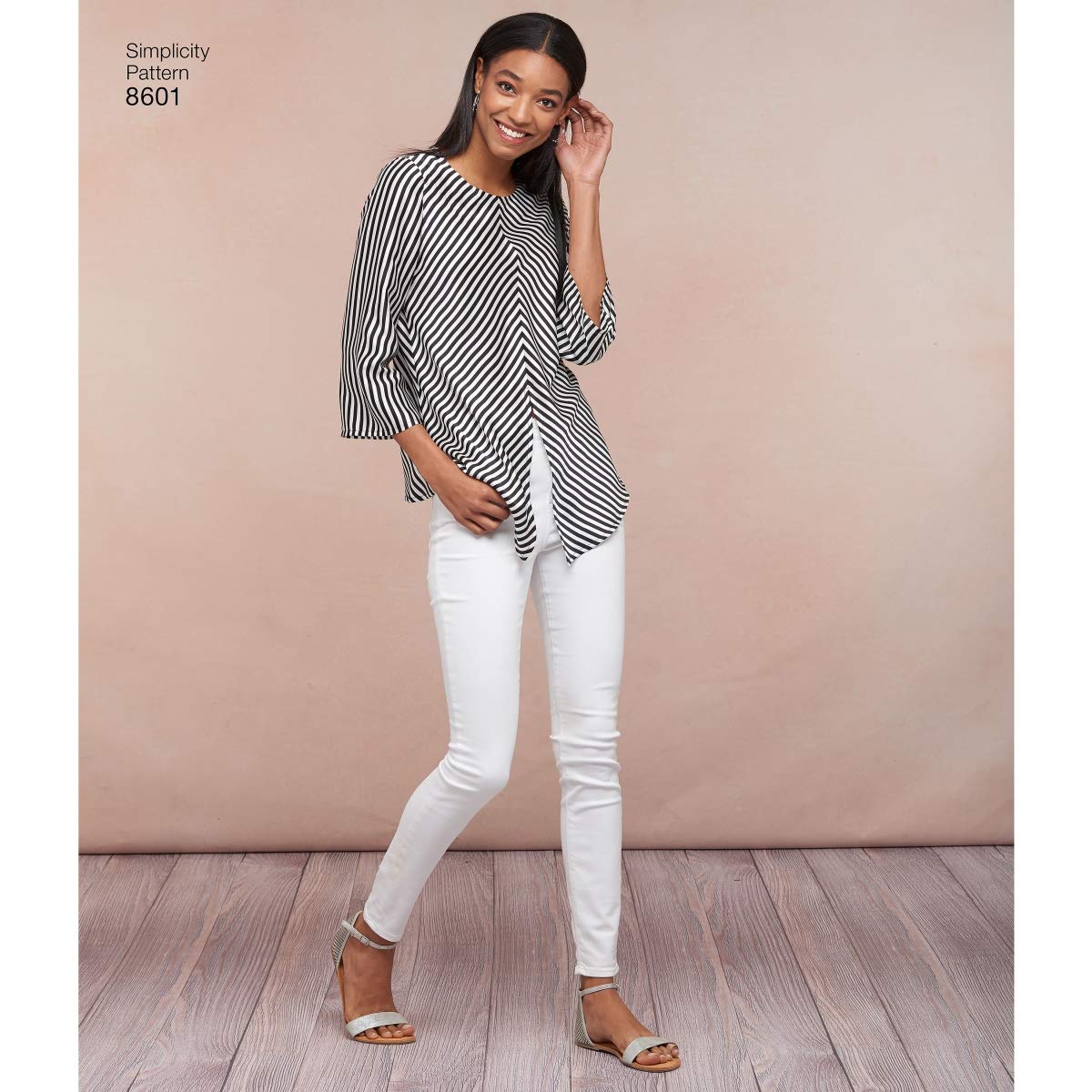 Simplicity 8601Pattern 8601 Women’s Pullover Tops