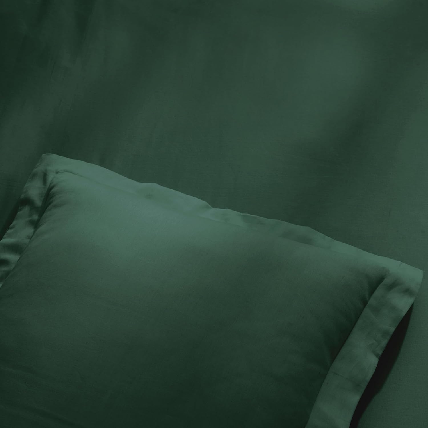 Superior Egyptian Cotton 400 Thread Count Duvet Cover Set, Soft Comforter Covers, Luxury Bedding Essentials, Button Closure, Includes 1 Duvet Cover, 1 Pillow Sham, Twin, Hunter Green