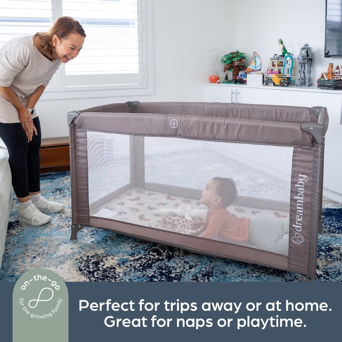 Dreambaby Quest - Lettino da viaggio full size, leggero, dalla nascita a 15 kg, facile da piegare e compatto, borsa da viaggio, 120 cm x 60 cm, materasso imbottito spesso, grigio talpa