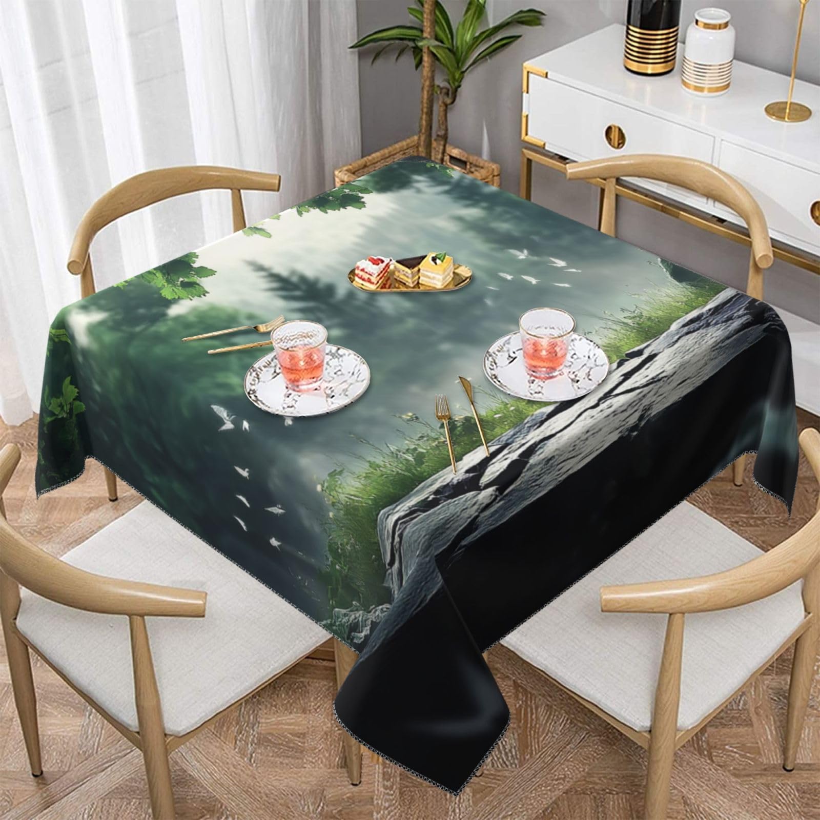 Nappe en tissu lavable et infroissable motif forêt fantasy pour table propre
