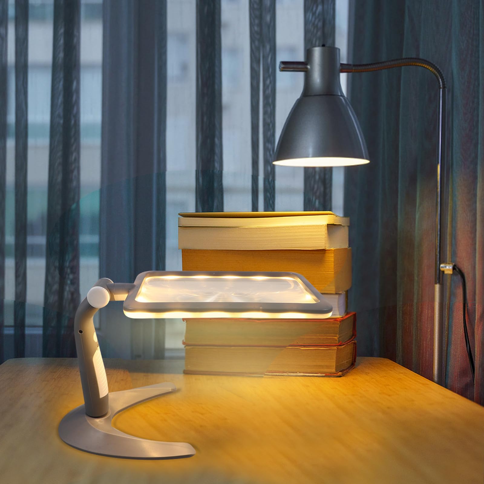 Handliche LED Tischlupe 2,5 Stück mit 48 LEDs und Stand für Senioren