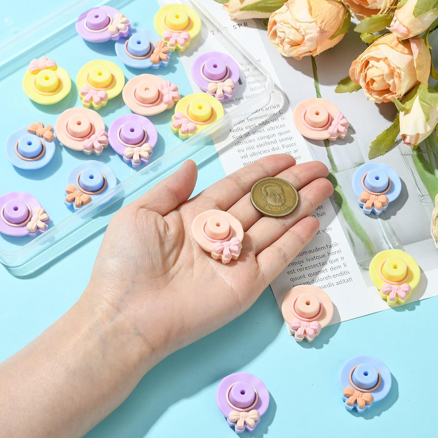 20 pcs 4 Colors 3D Hat Theme Silicone Focal Beads Lovely Cartoon Top Hat Beads for DIY Jewelry Necklace Beadable Pens Bracelets Keychain Craft Decor